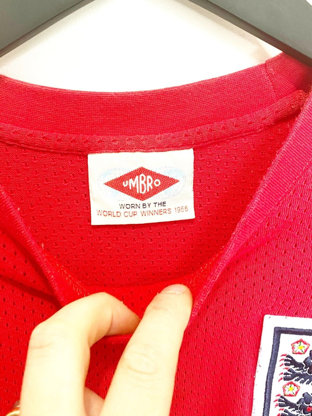 1970 Bobby MOORE #6 England Vintage Umbro Away Football Shirt (M) West Ham Utd