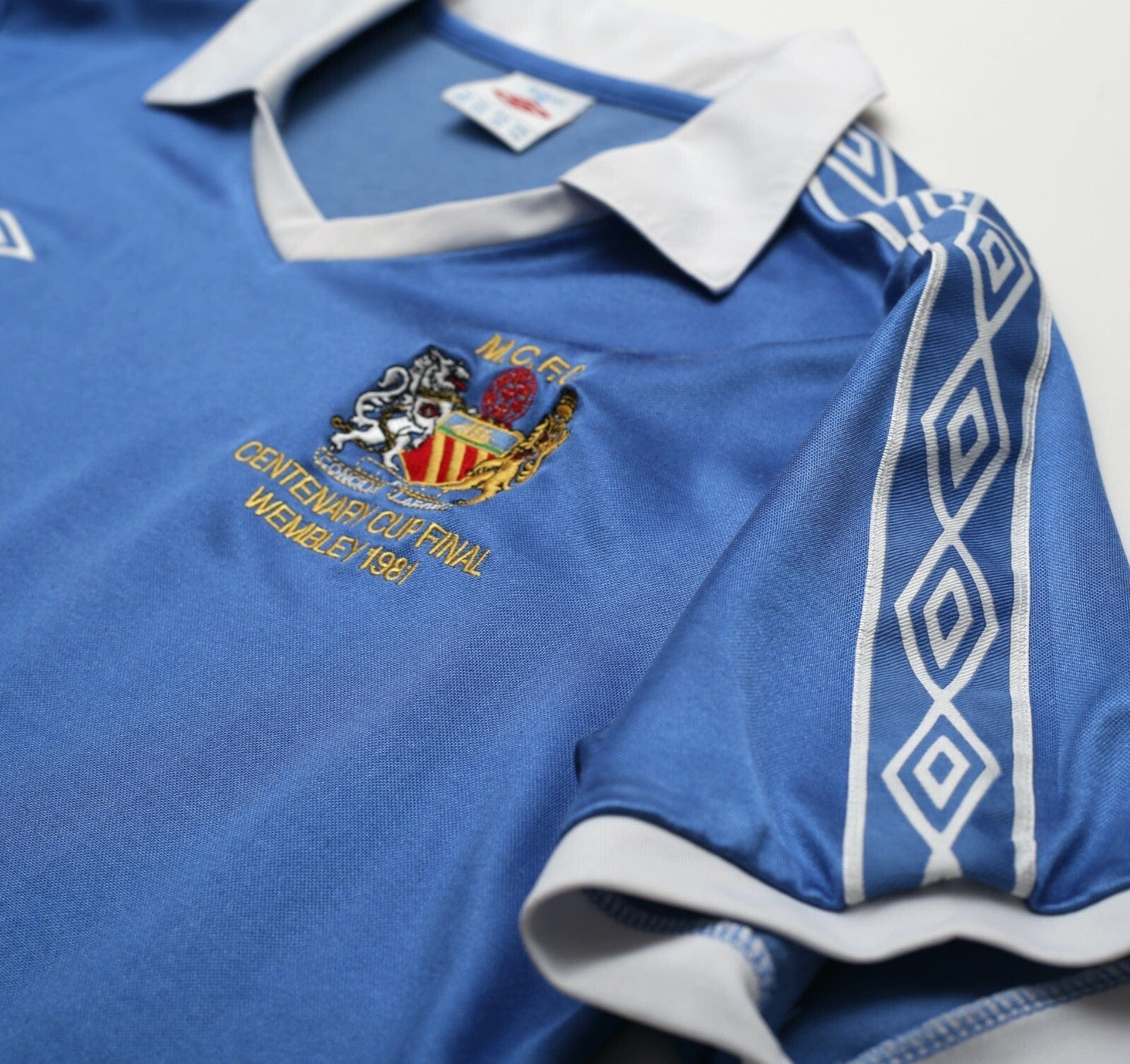 1981 MANCHESTER CITY Retro Umbro FA Cup Final Centenary Home Football Shirt (L)