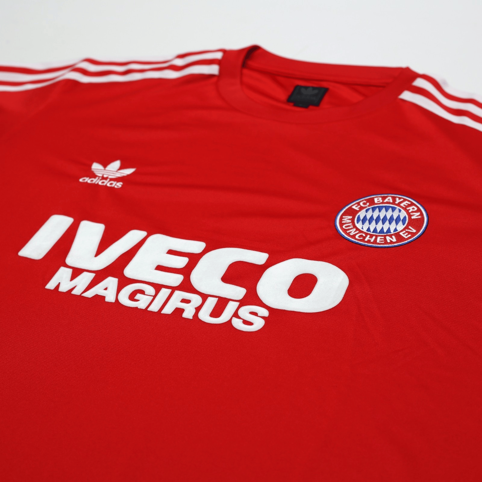 1982/83 Bayern Munich Retro adidas Originals Home Football Shirt (L)