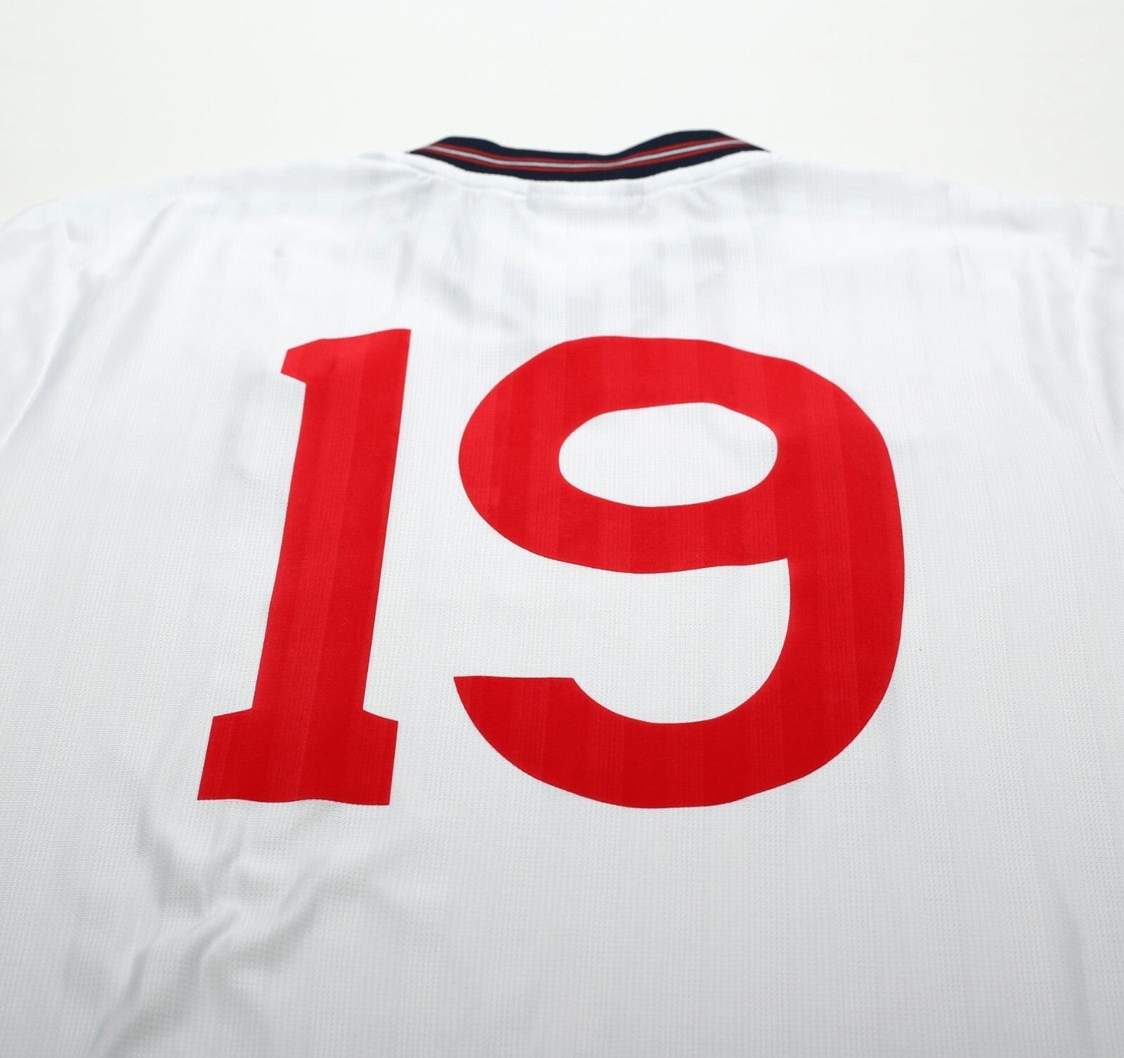 1986 BARNES #19 England Retro Umbro Home Football Shirt (L) Mexico World Cup