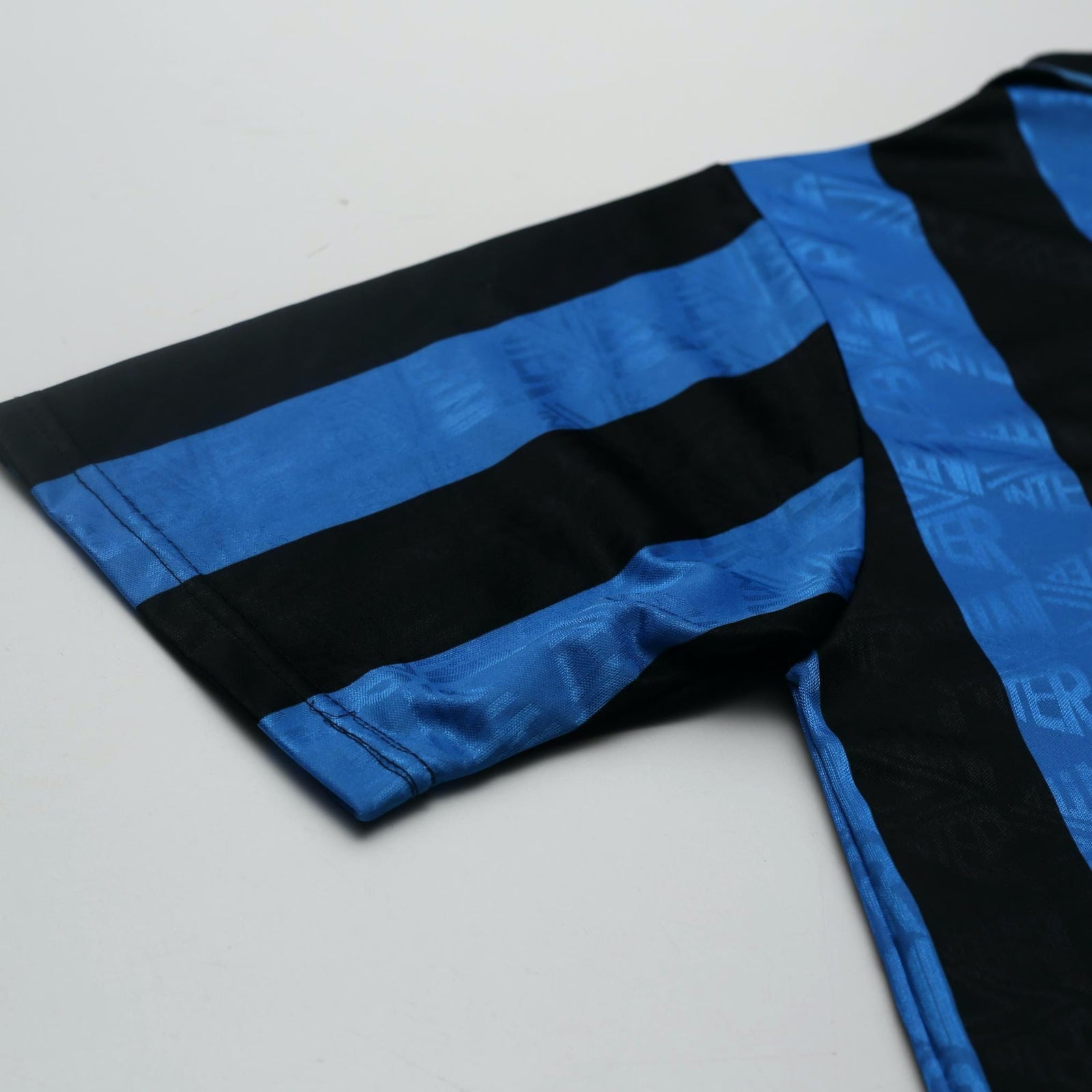 1990/91 #9 Inter Milan Vintage Umbro Home Football Shirt (S)