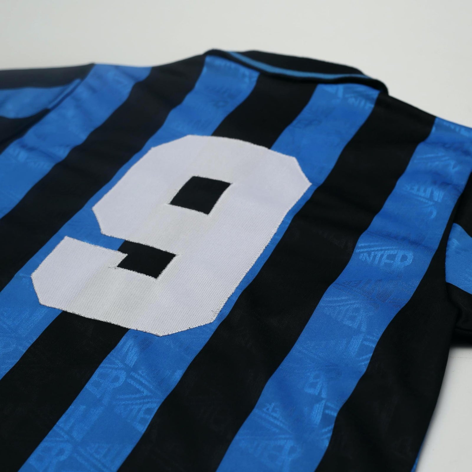 1990/91 #9 Inter Milan Vintage Umbro Home Football Shirt (S)
