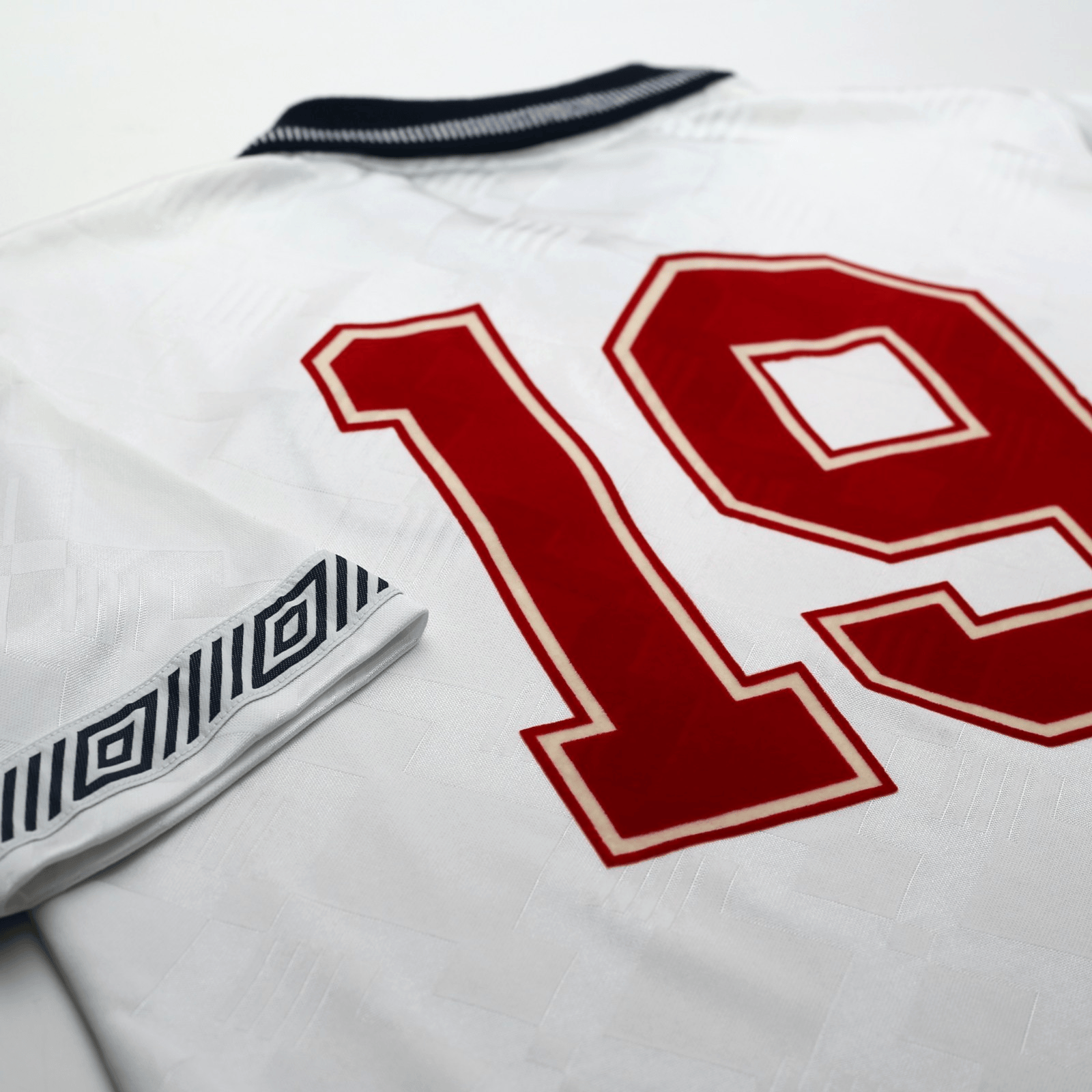 1990/92 Gascoigne #19 England Retro Umbro Home Football Shirt (M) Italia 90