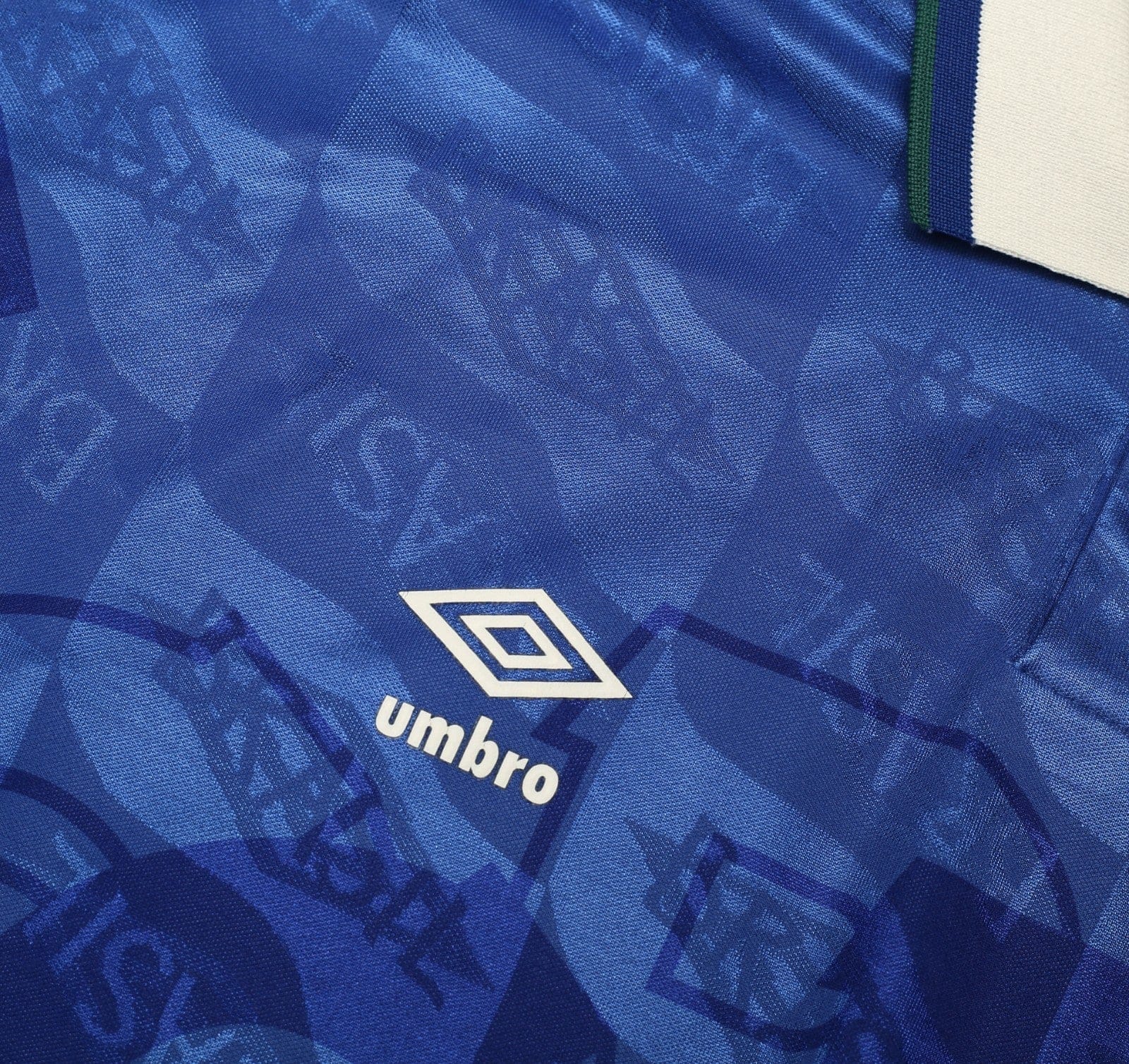 1991/93 BRAZIL Vintage Umbro Away Football Shirt (L)