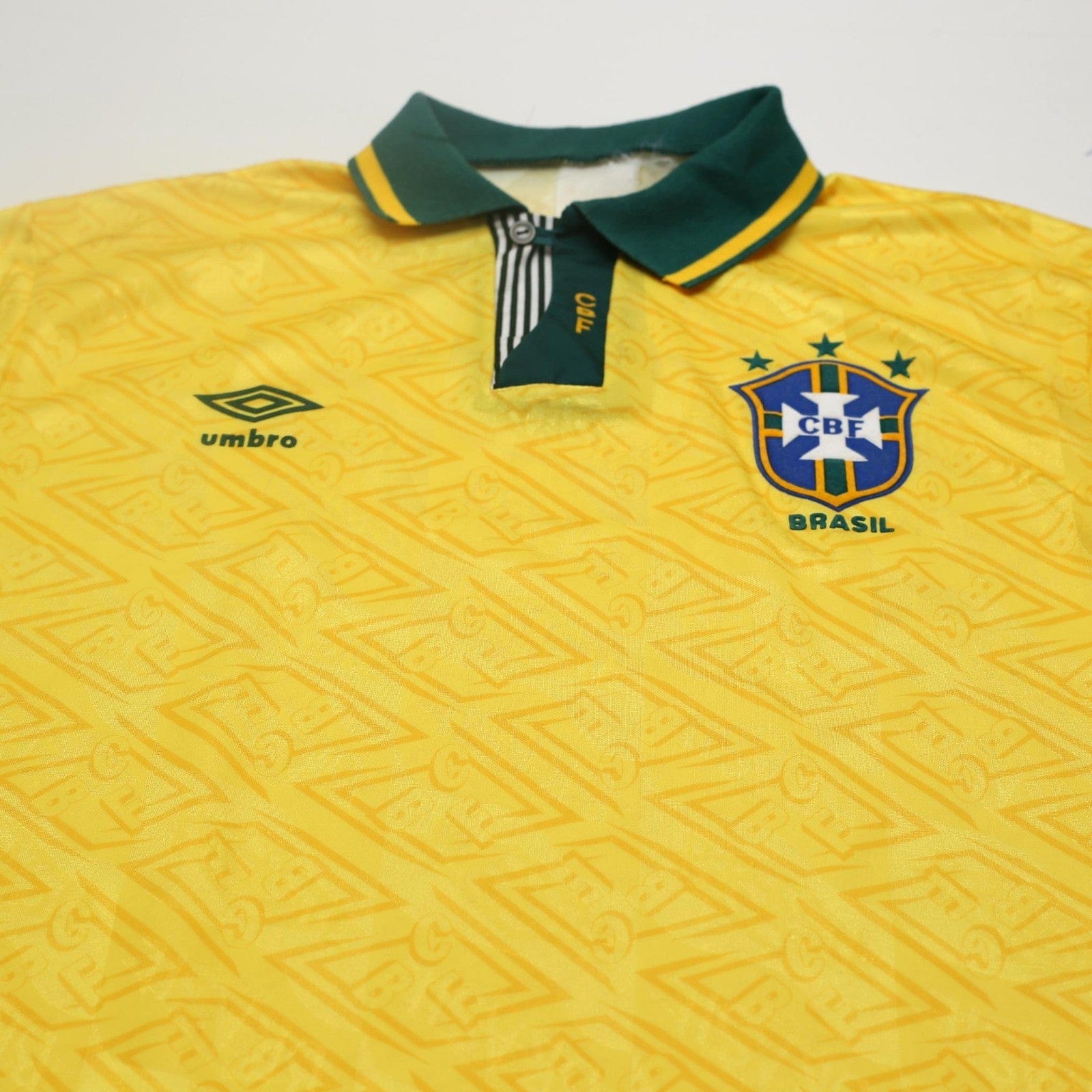 1991/93 Brazil Vintage Umbro Home Football Shirt (L)
