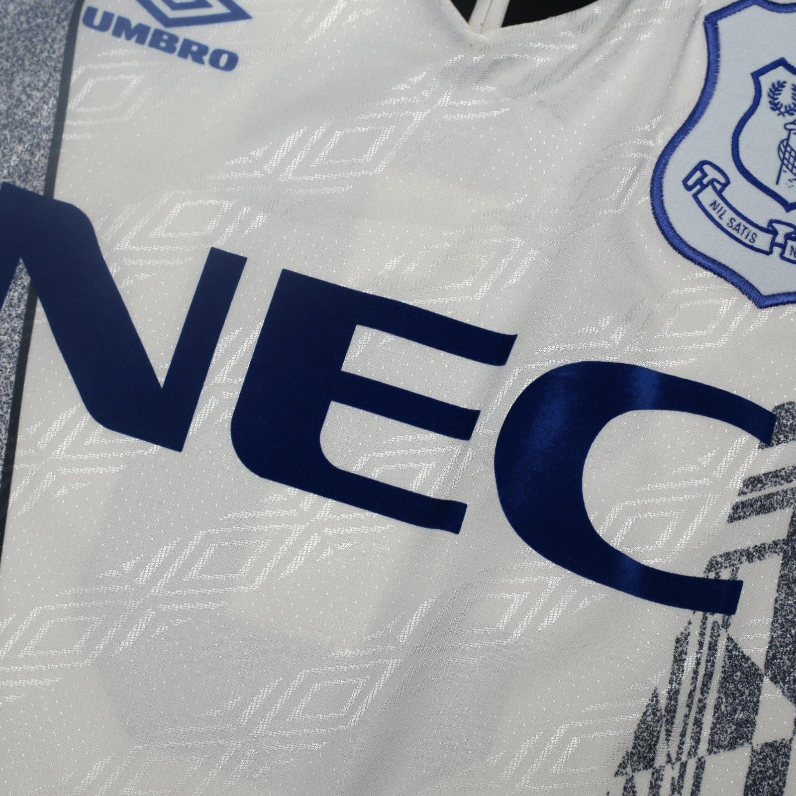 1994/95 Ferguson #9 Everton Vintage Umbro Away Football Shirt (L)