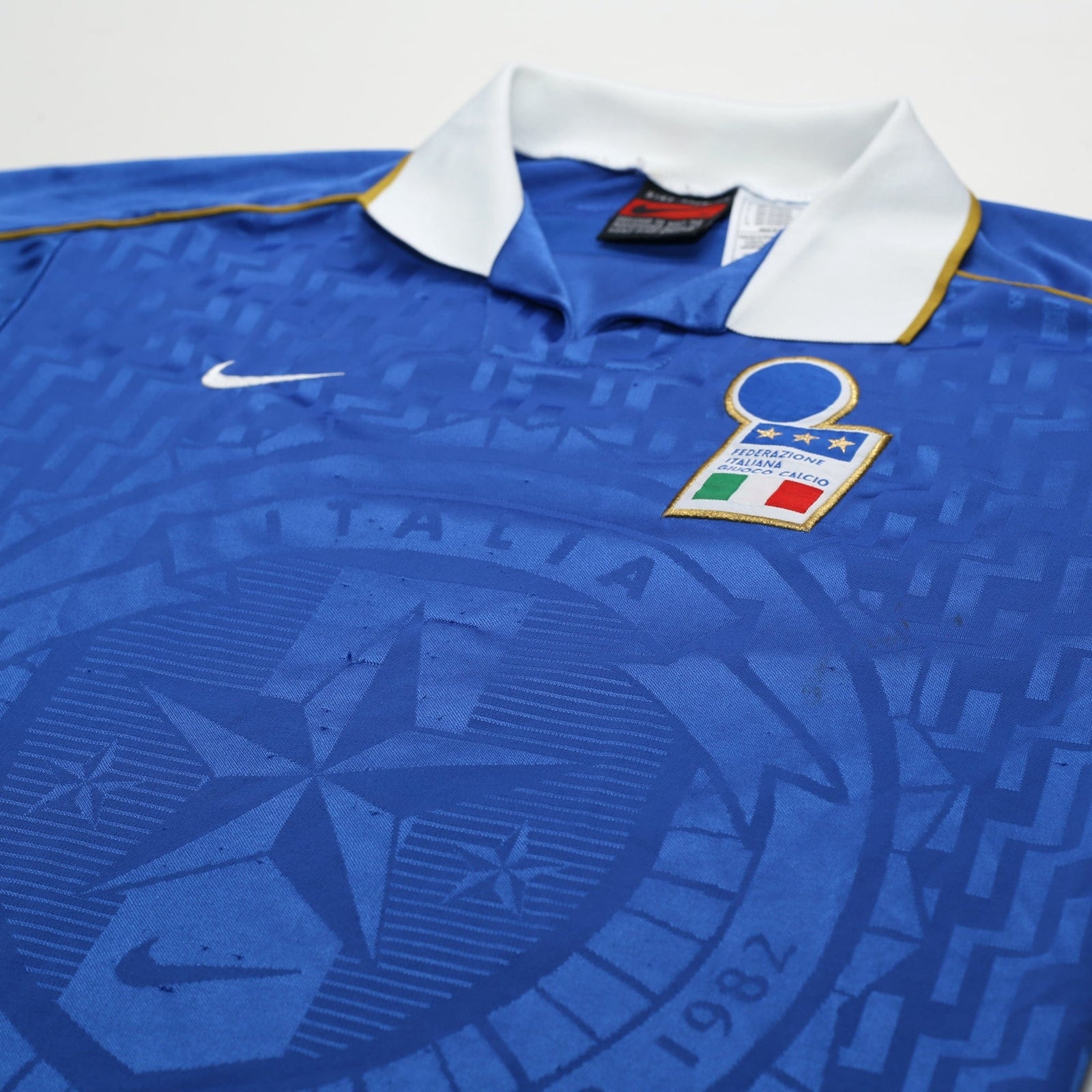 1994/96 Italy Vintage Nike Home Football Shirt (M) EURO 96 Qualifiers