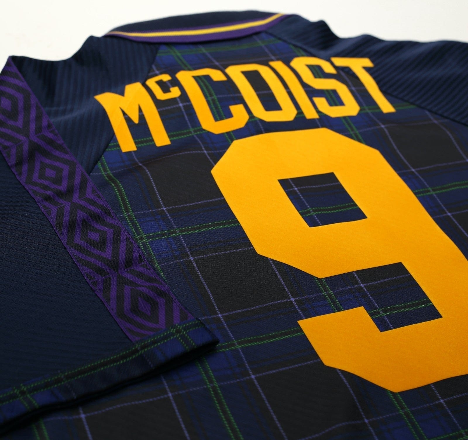 1994/96 McCOIST #9 Scotland Vintage Umbro Home Football Shirt (L/XL) Euro 96