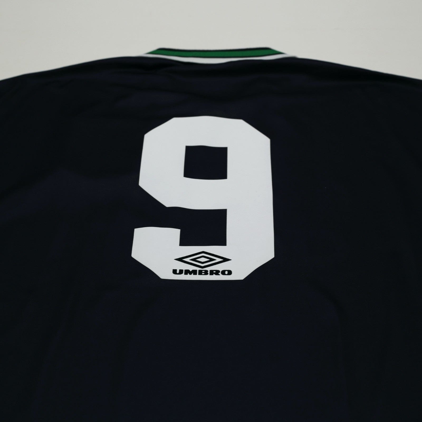 1994/96 Van Hooijdonk #9 Celtic Vintage Umbro Away Football Shirt (L)