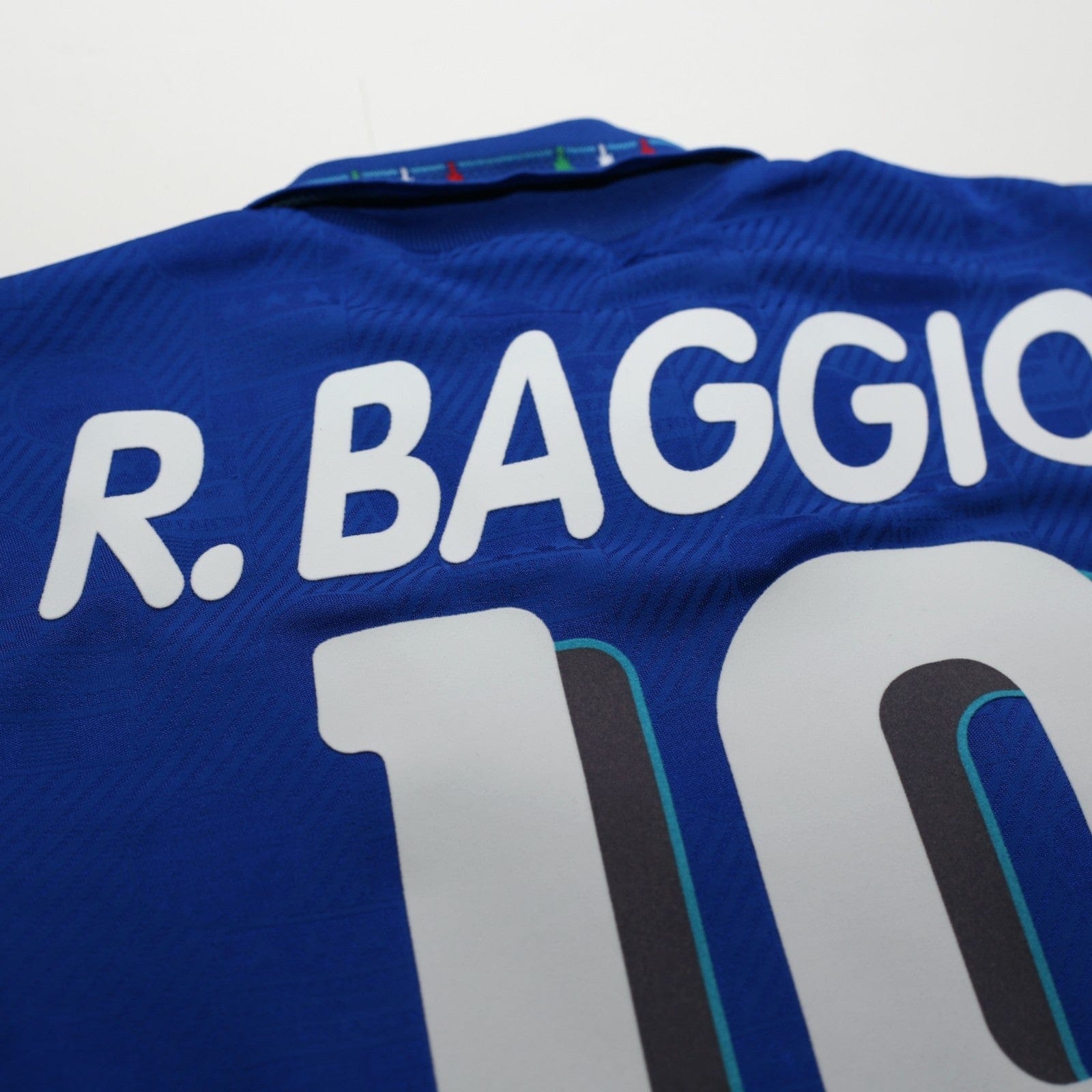 1994 Baggio #10 Italy Vintage Diadora Home Football Shirt (S) USA 94