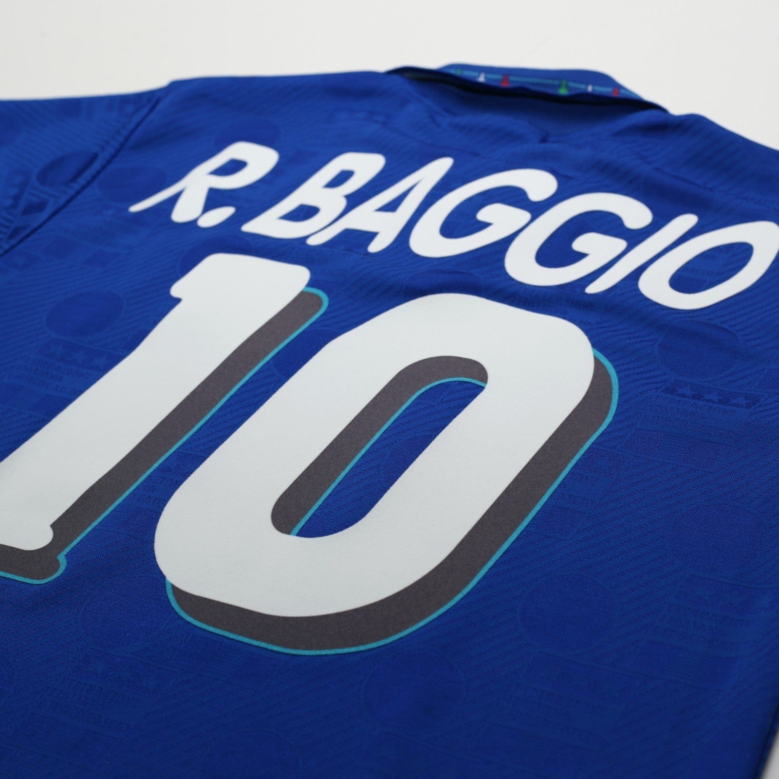 1994 Baggio #10 Italy Vintage Diadora Home Football Shirt (S) USA 94
