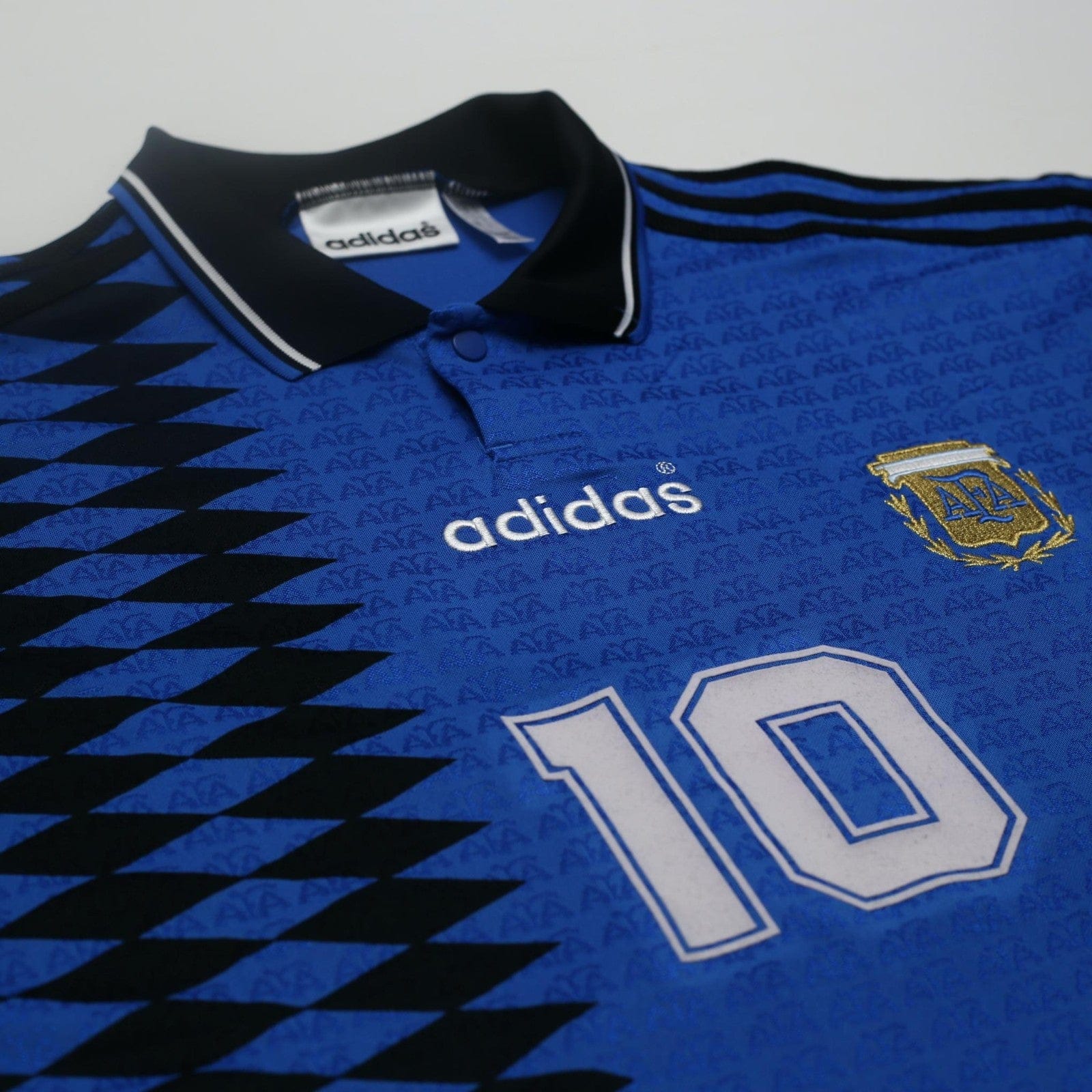 1994 Maradona #10 Argentina Retro adidas Originals Away Football Shirt (M)