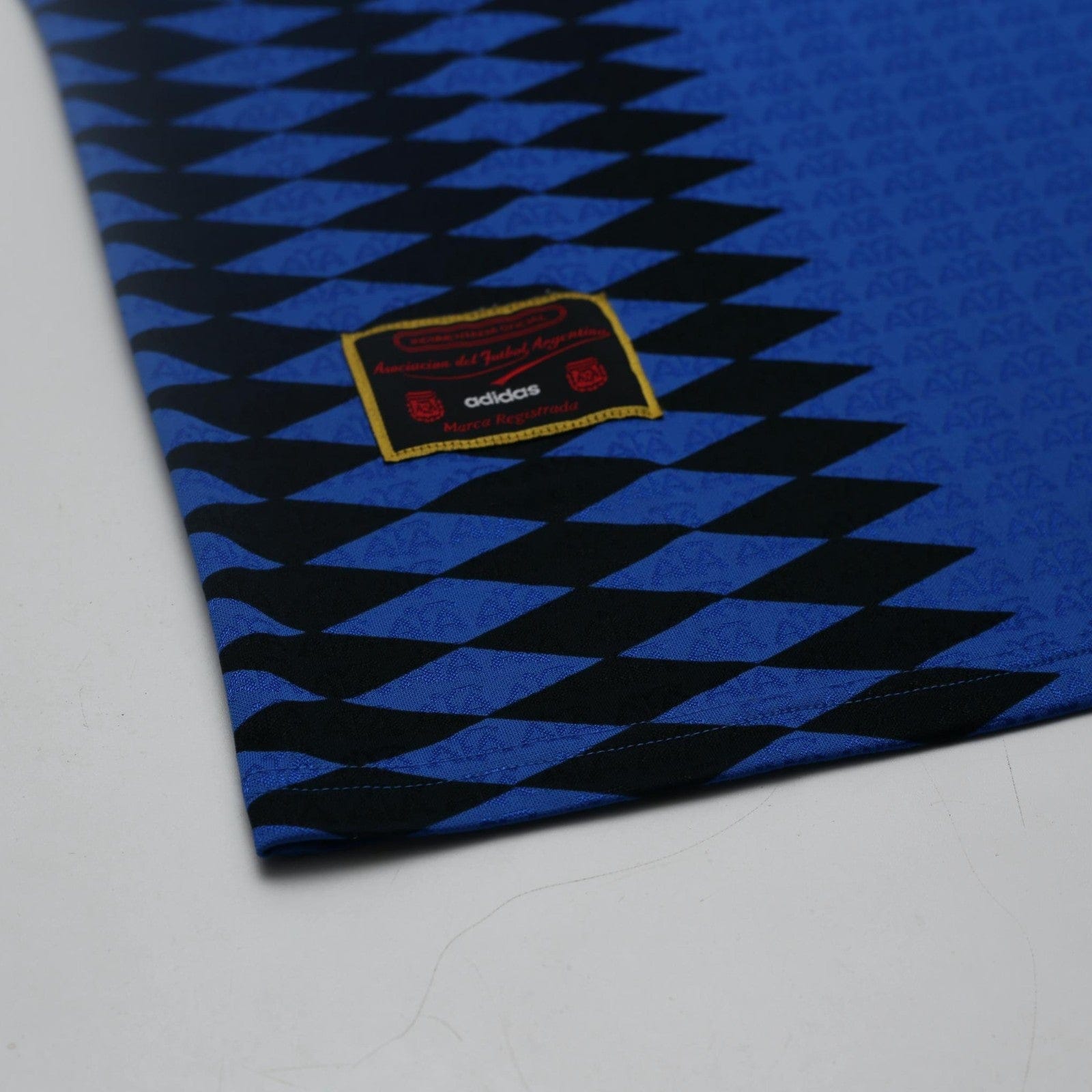1994 Maradona #10 Argentina Retro adidas Originals Away Football Shirt (M)