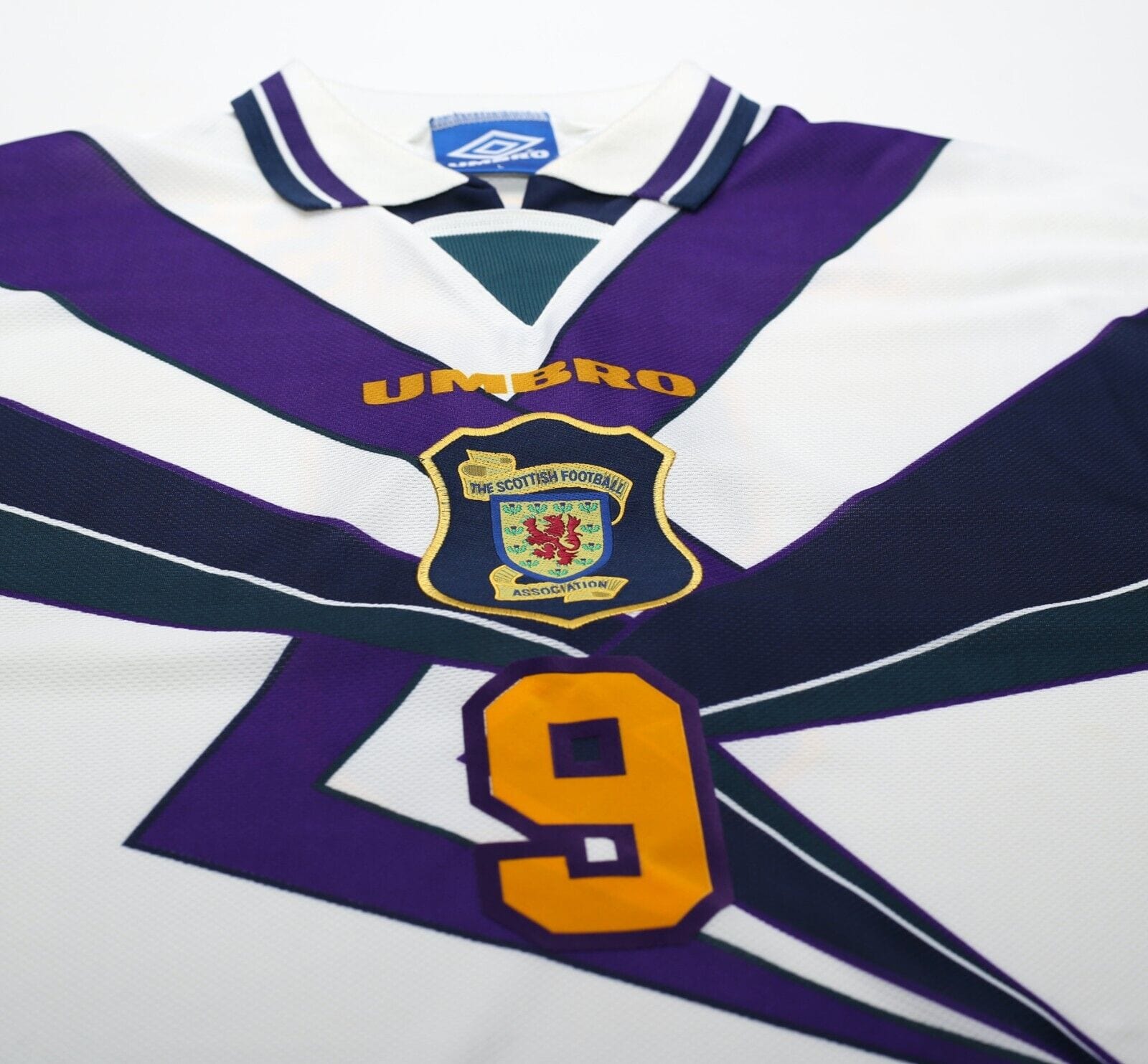1995/96 McCOIST #9 Scotland Vintage Umbro Away Football Shirt (L) Euro 96