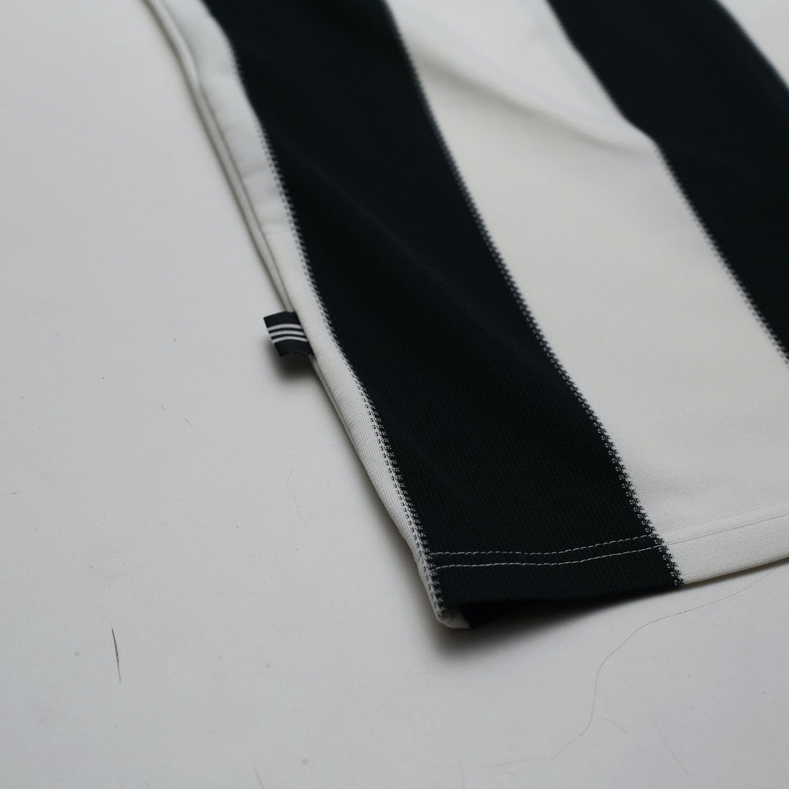 1995/97 Shearer #9 Newcastle United Vintage adidas Football Shirt (M)