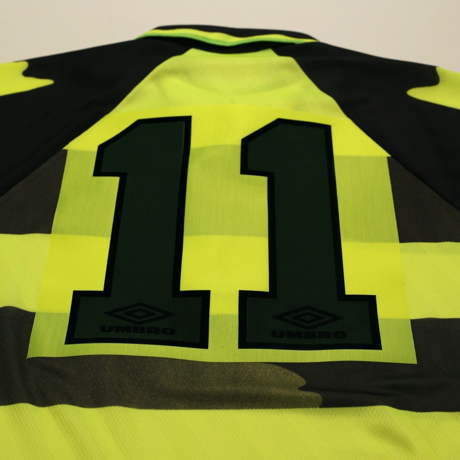 1996/97 Cadete #11 Celtic Vintage Umbro Away Football Shirt (M)