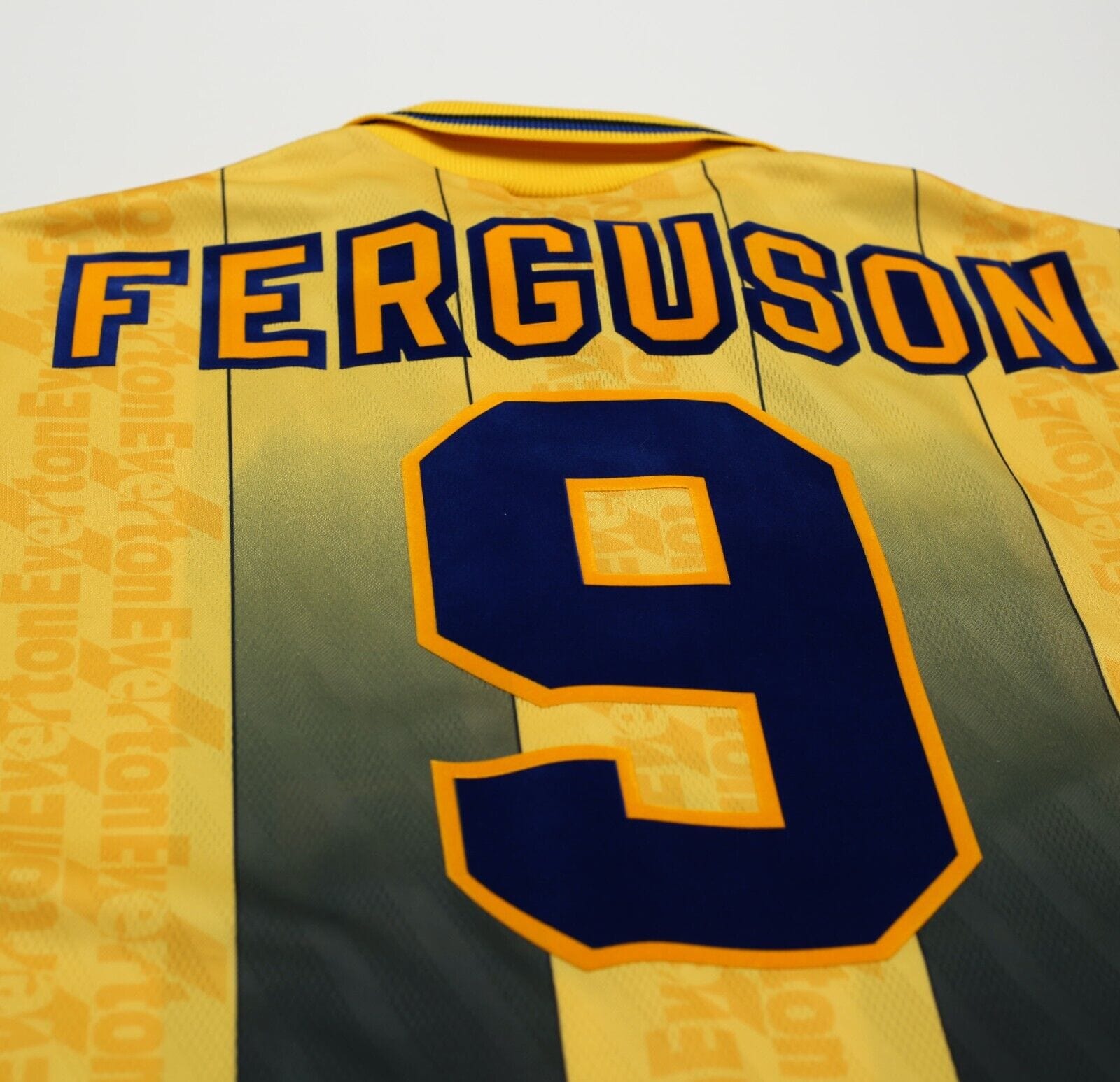 1996/97 FERGUSON #9 Everton Vintage Umbro Away Football Shirt (L)