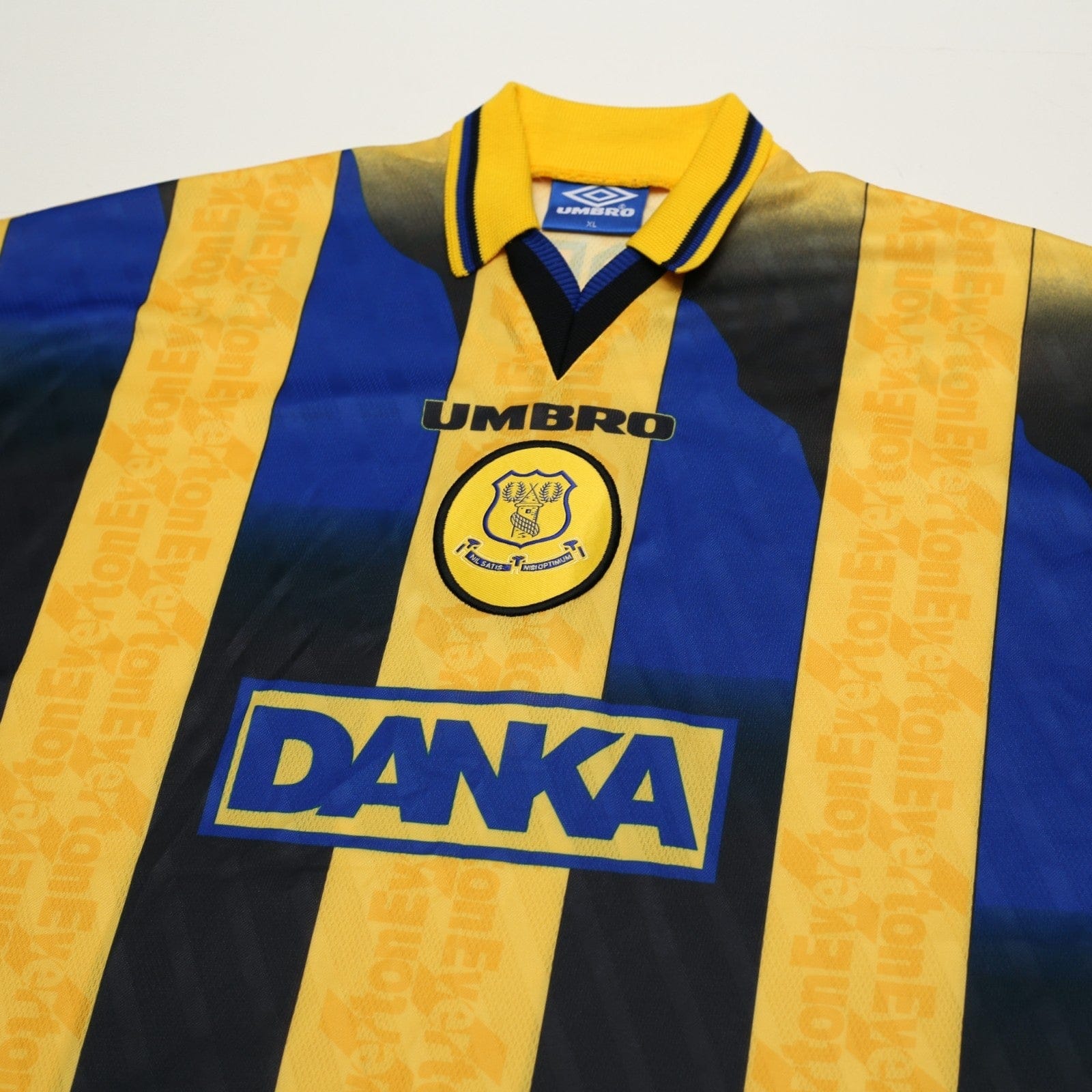 1996/97 Ferguson #9 Everton Vintage Umbro Away Football Shirt (XL)