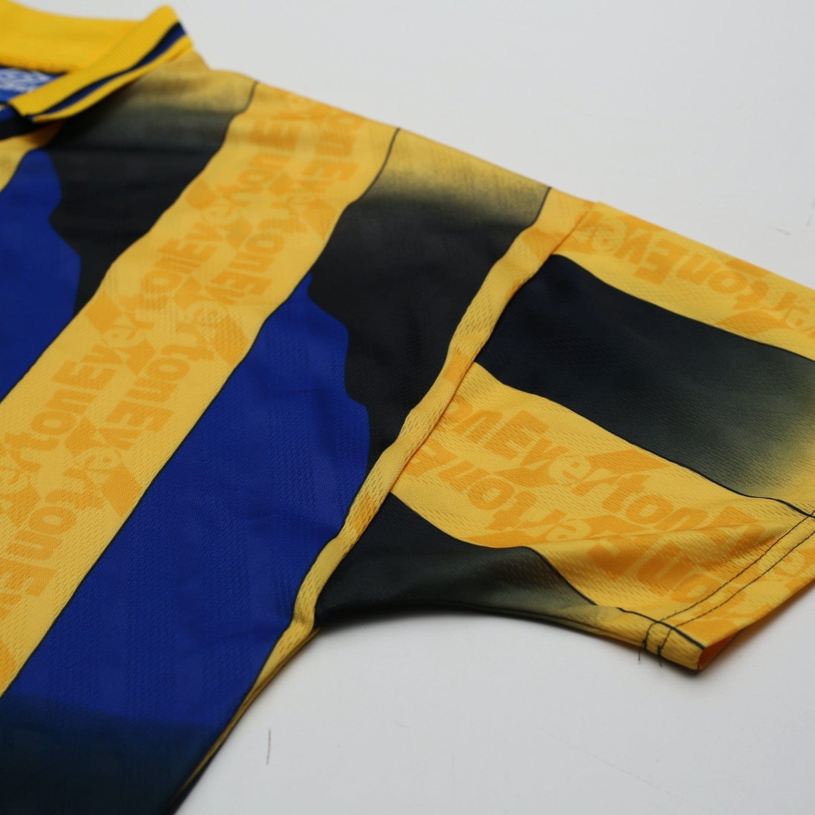 1996/97 Ferguson #9 Everton Vintage Umbro Away Football Shirt (XL)