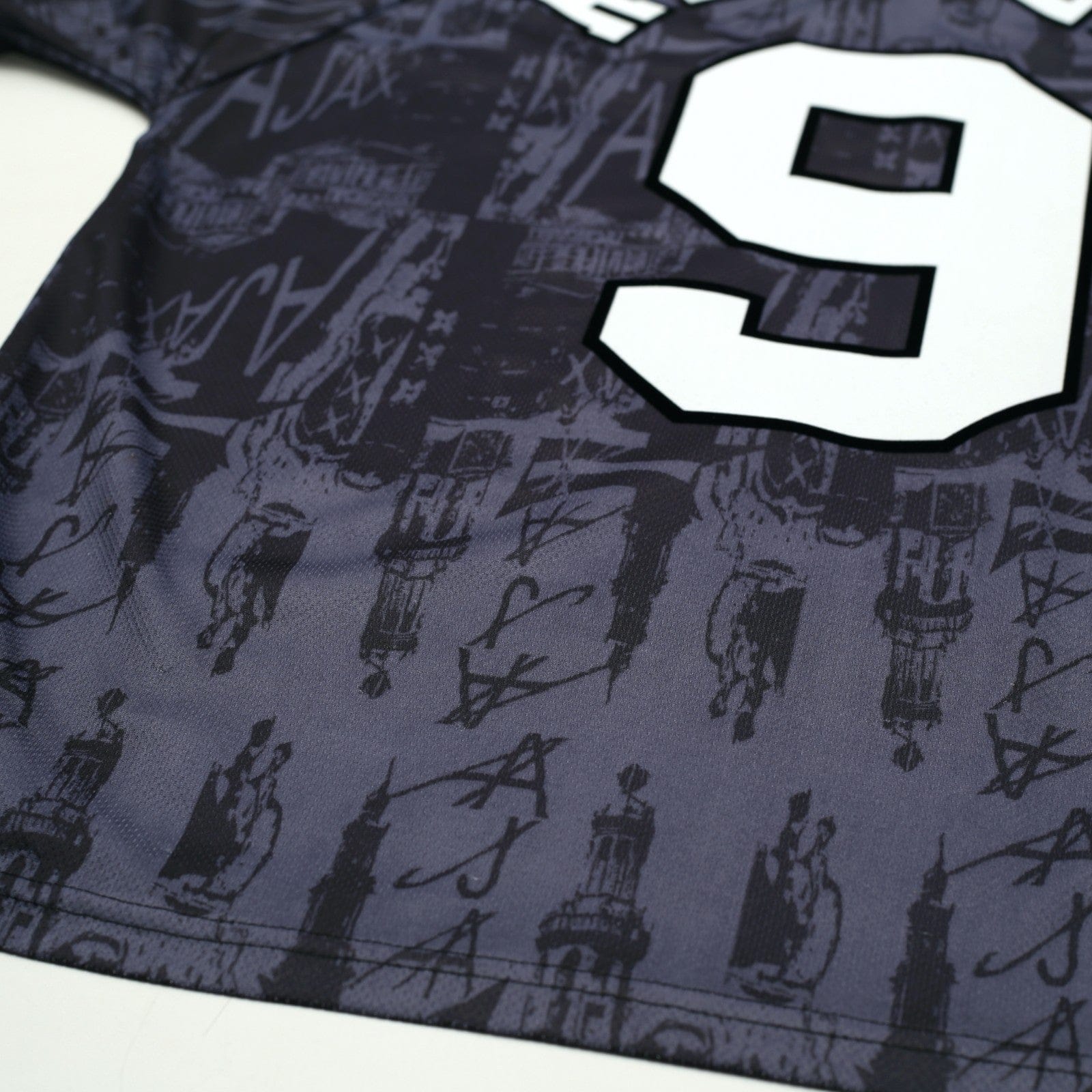 1996/97 Kluivert #9 Ajax Vintage Umbro Away Football Shirt (M)