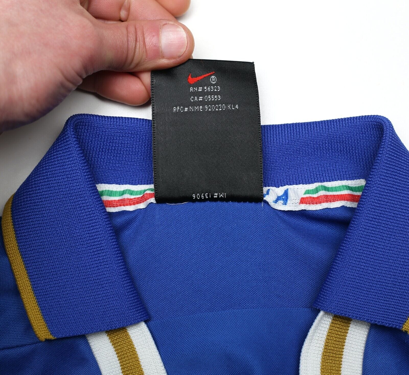 1996/97 MALDINI #3 Italy Vintage Nike Home Football Shirt (M) EURO 96