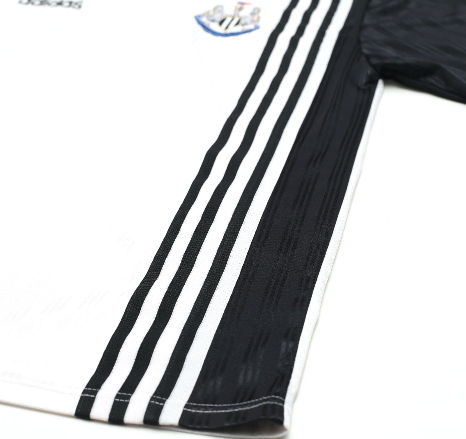 1996/97 NEWCASTLE UNITED Vintage adidas Football Training Shirt (M)