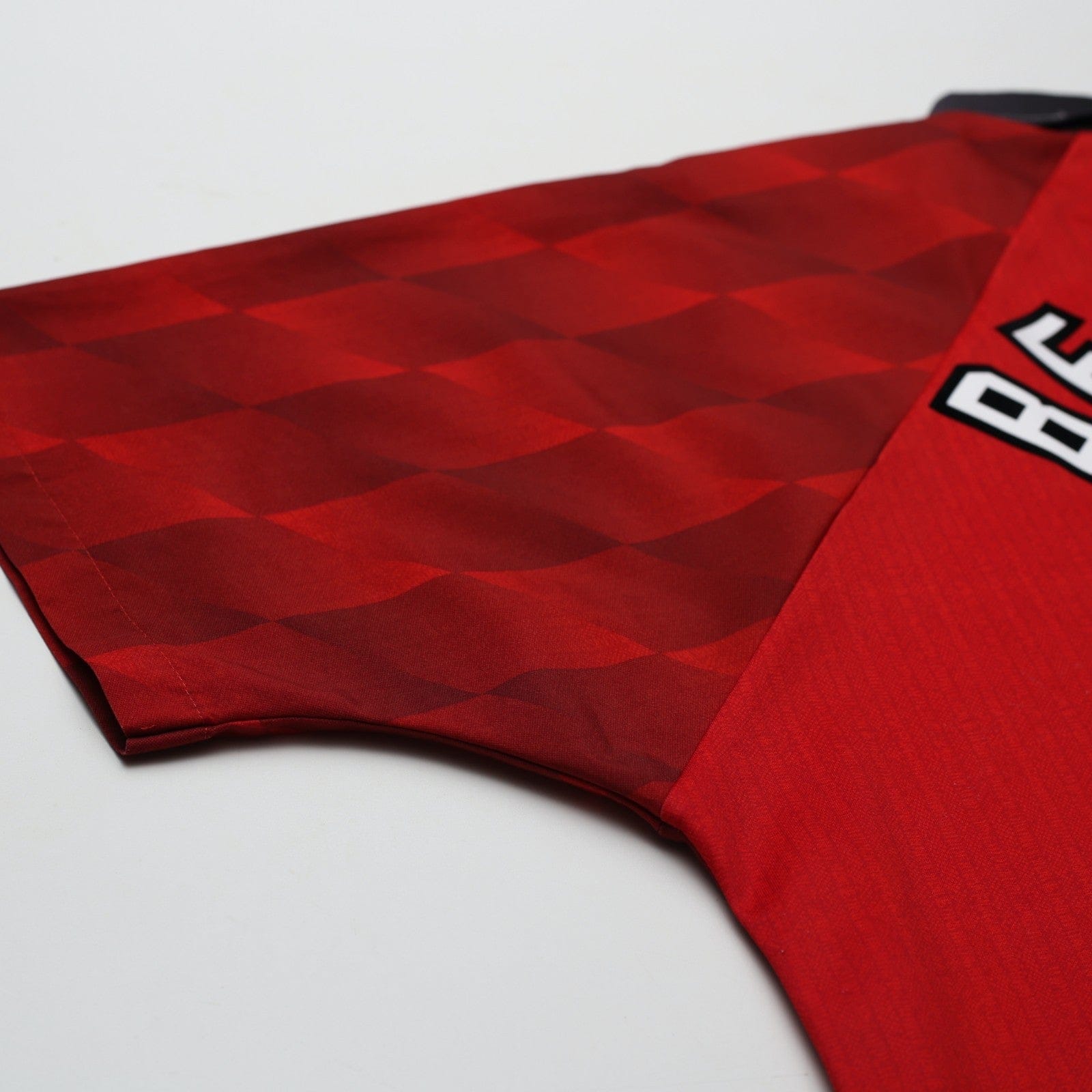 1996/98 Beckham #10 Manchester United Vintage Umbro Home Football Shirt (L)