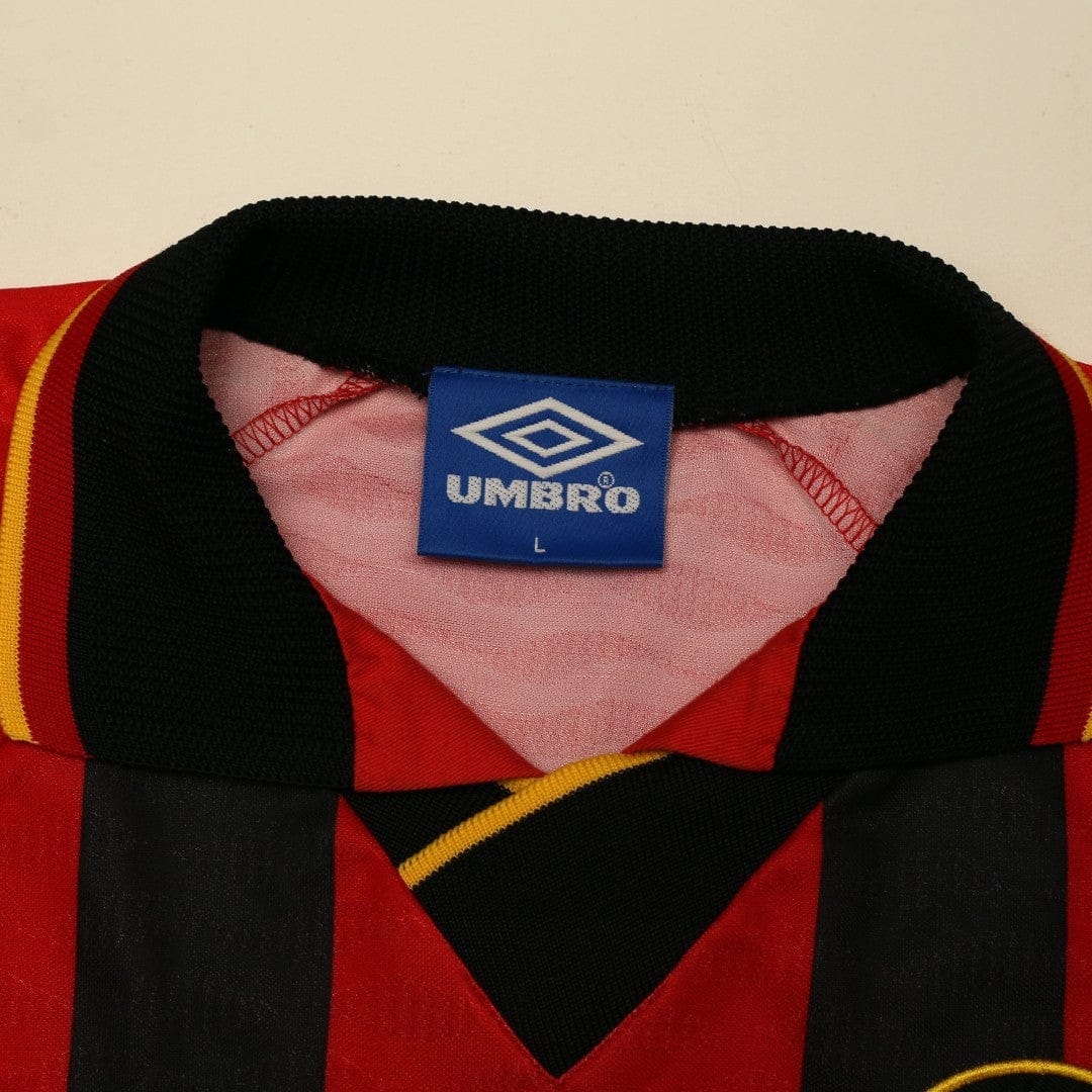 1996/98 Grampus Eight Vintage Umbro Home Football Shirt (L)