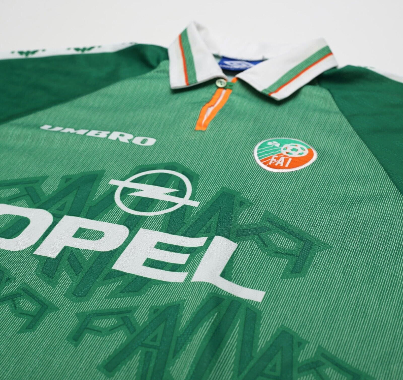 1996/98 KEANE #6 Ireland Vintage Umbro Home Football Shirt (L)