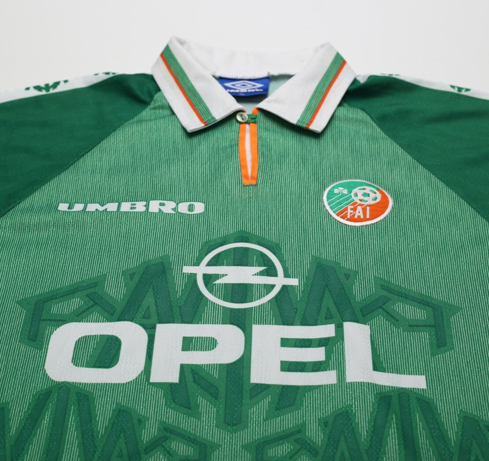 1996/98 KEANE #6 Ireland Vintage Umbro Home Football Shirt (L)