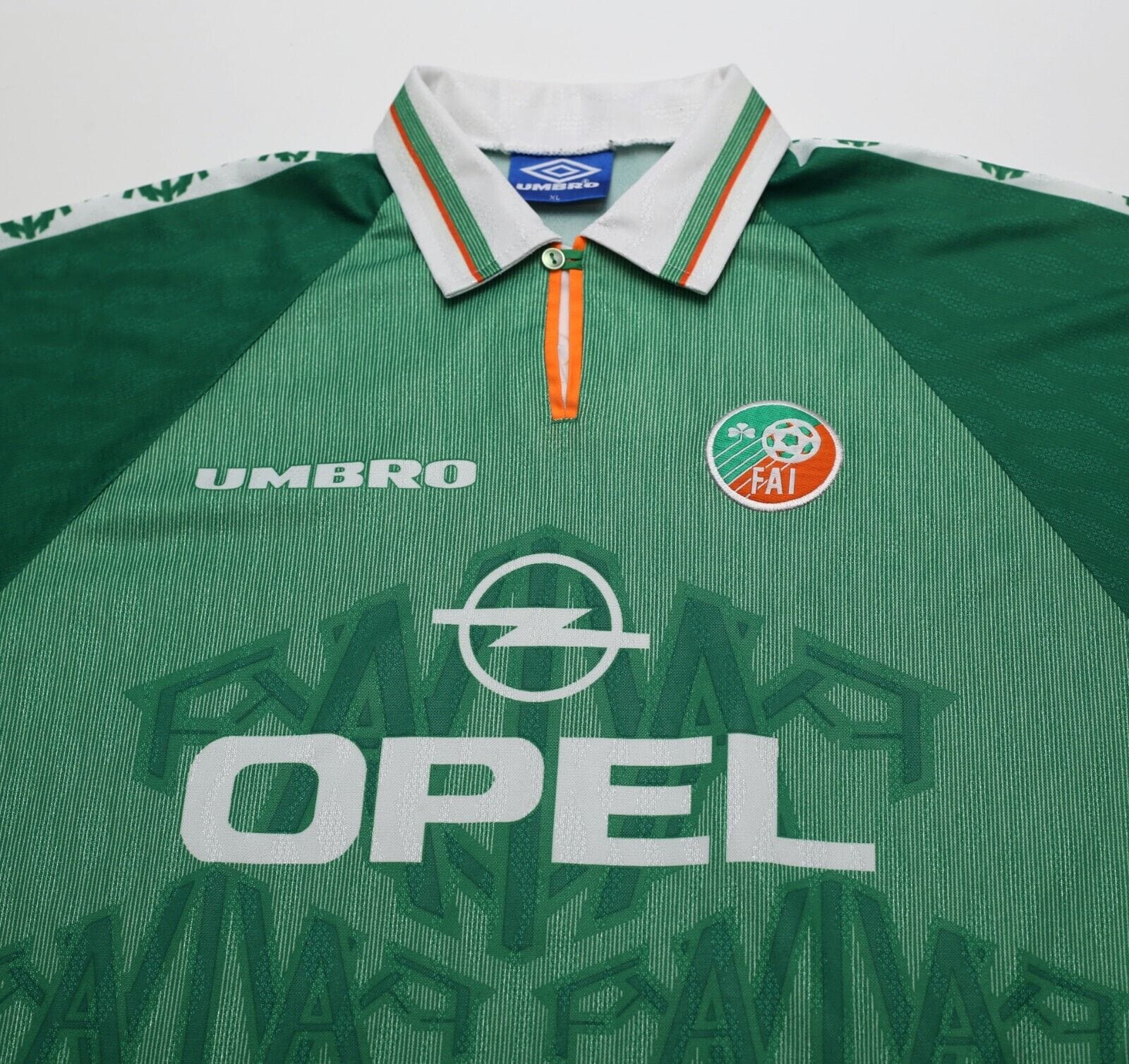 1996/98 KEANE #6 Ireland Vintage Umbro Home Football Shirt (L)