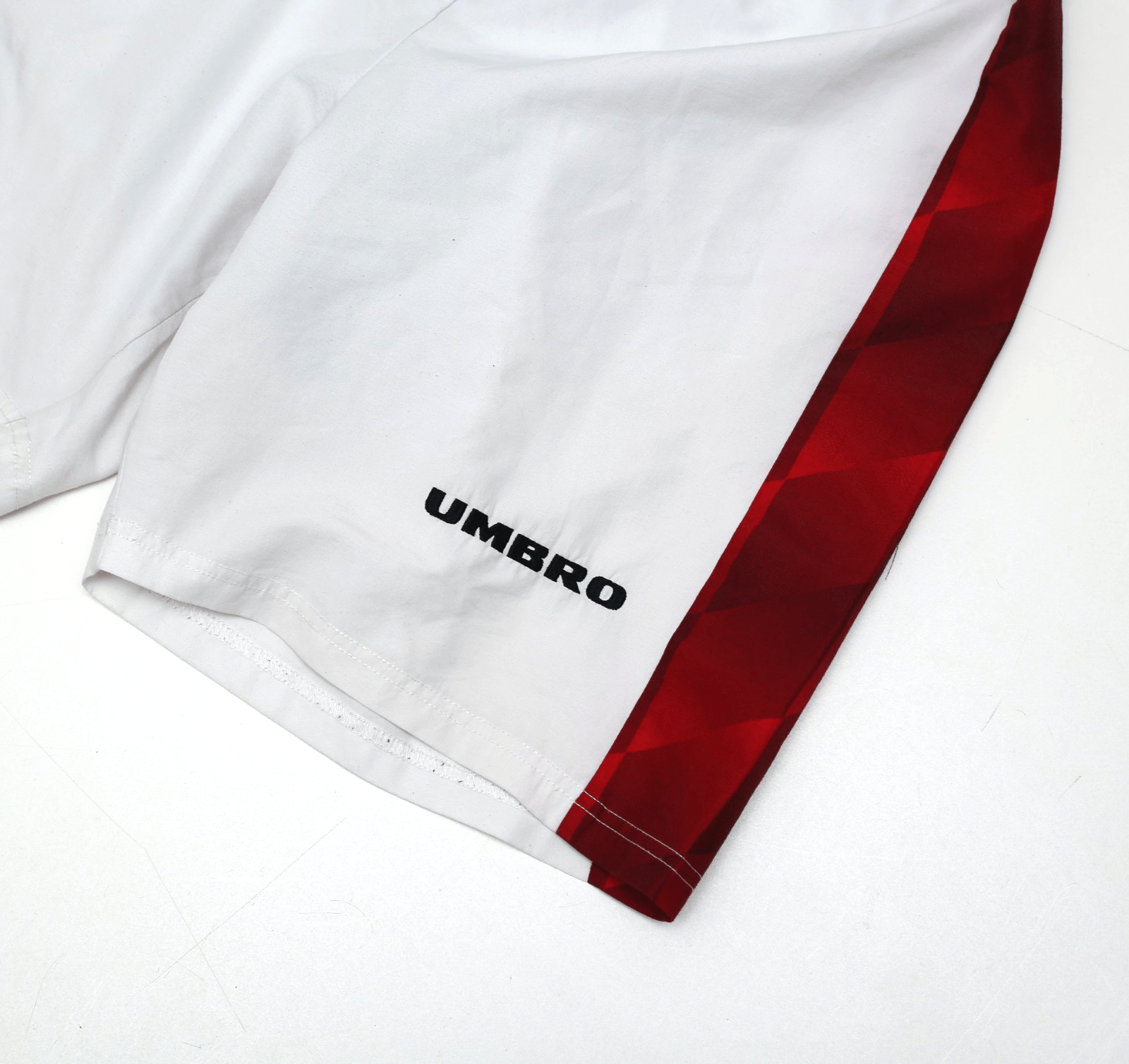 1996/98 MANCHESTER UNITED Vintage Umbro Home Football Shorts (30 Waist)
