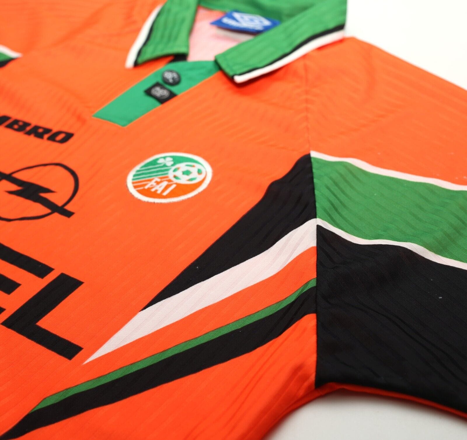 1997/98 KEANE #6 Ireland Vintage Umbro Away Football Shirt (L)