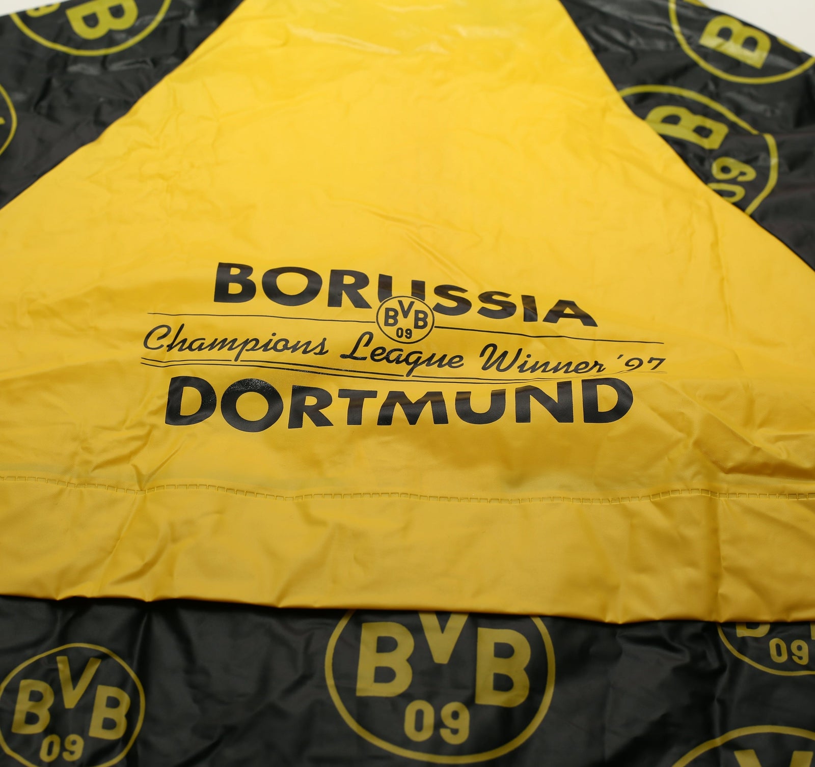 1997 BORUSSIA DORTMUND Vintage Champions League Winners Football Rain Jacket (S) BNWOT