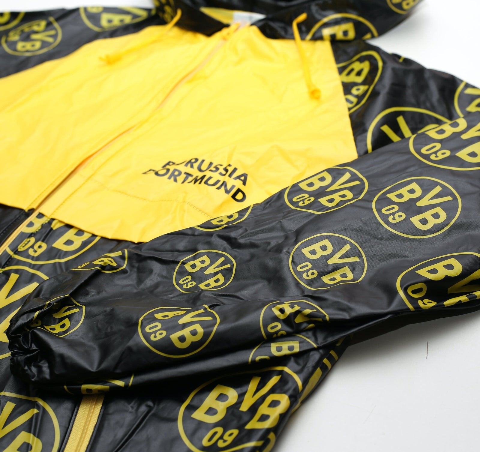 1997 BORUSSIA DORTMUND Vintage Champions League Winners Football Rain Jacket (S) BNWOT