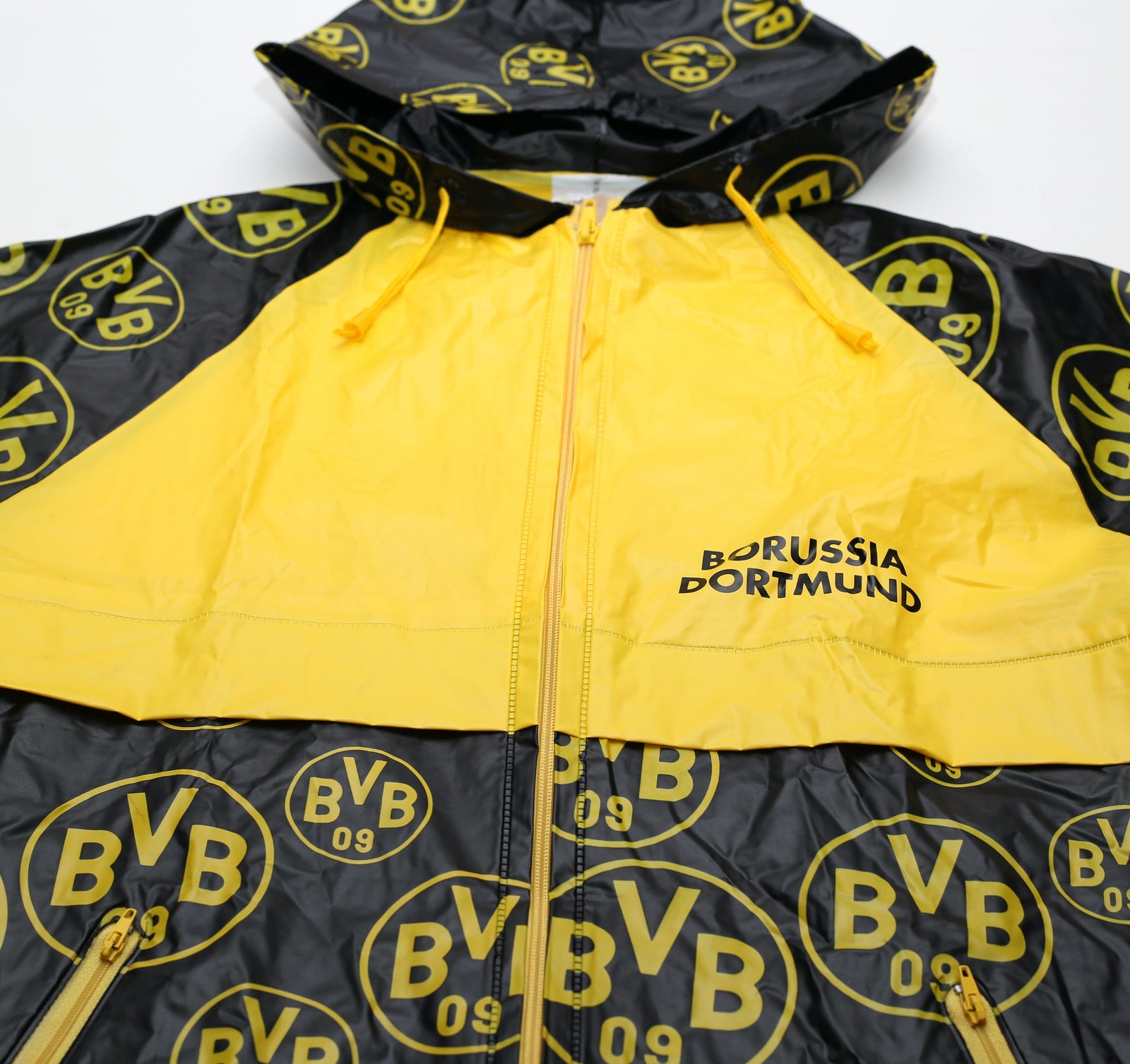 1997 BORUSSIA DORTMUND Vintage Champions League Winners Football Rain Jacket (S) BNWOT
