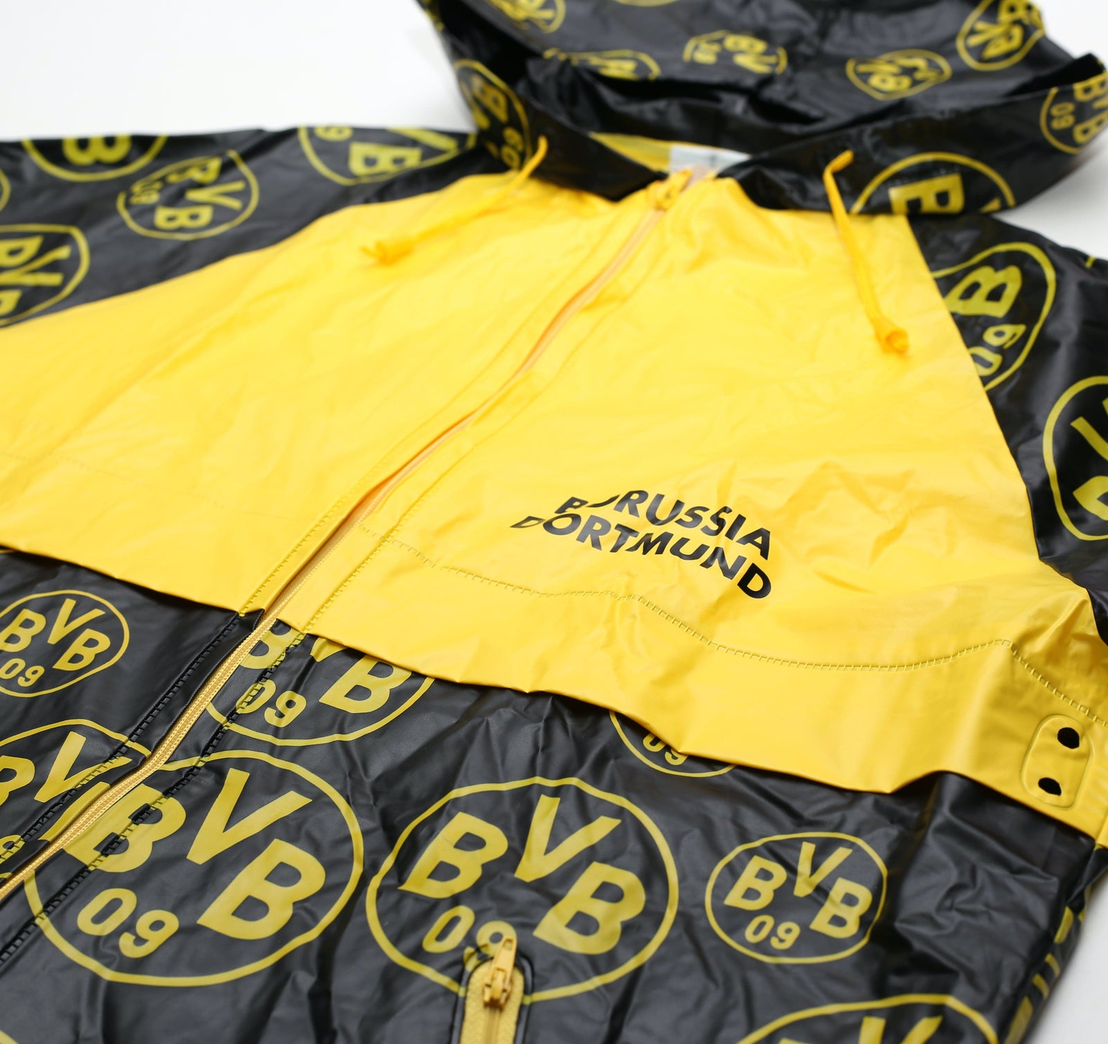 1997 BORUSSIA DORTMUND Vintage Champions League Winners Football Rain Jacket (S) BNWOT
