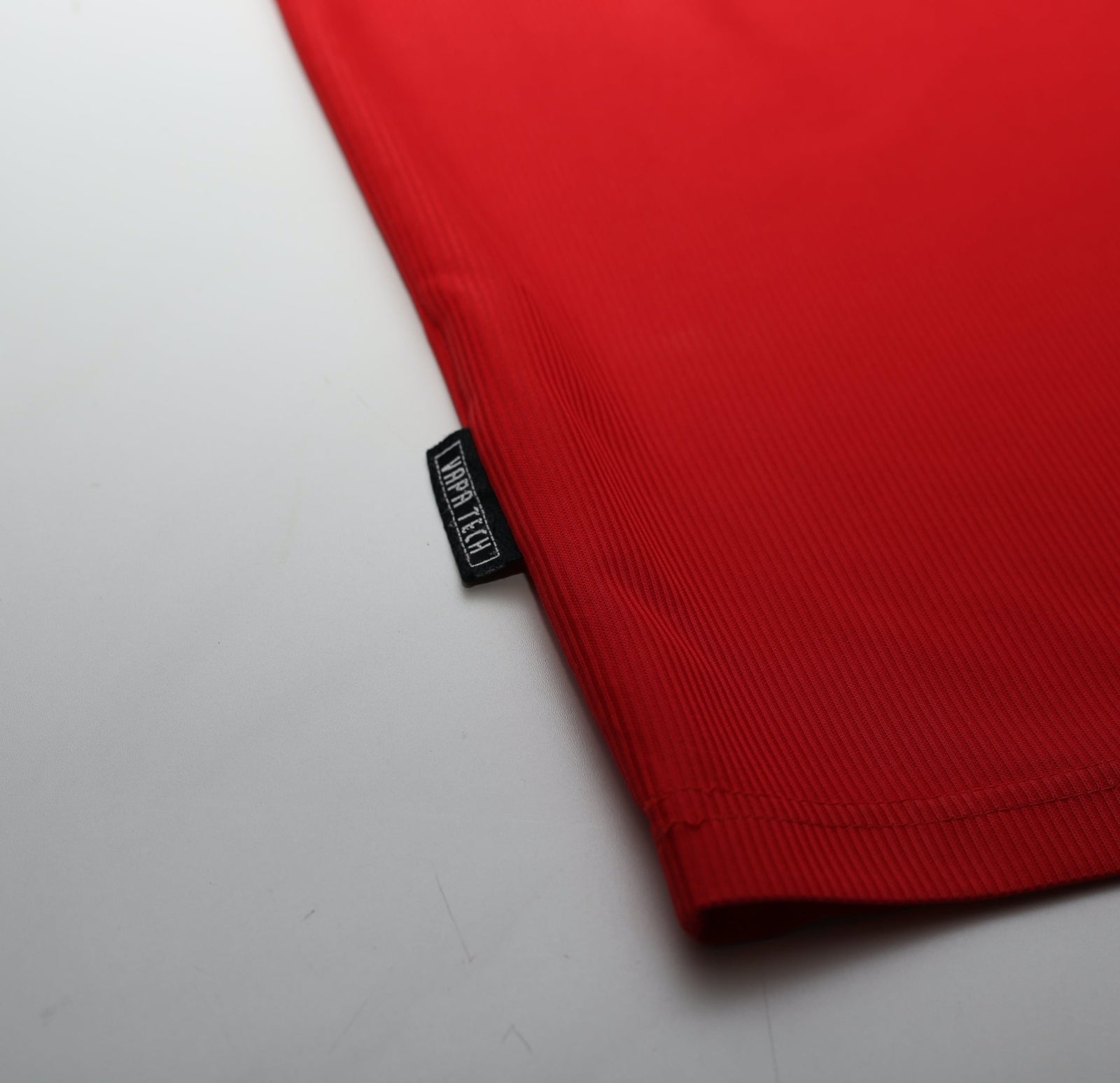 1998/00 BECKHAM #7 Manchester United Home Football Shirt (L) SIGNED John Ashton