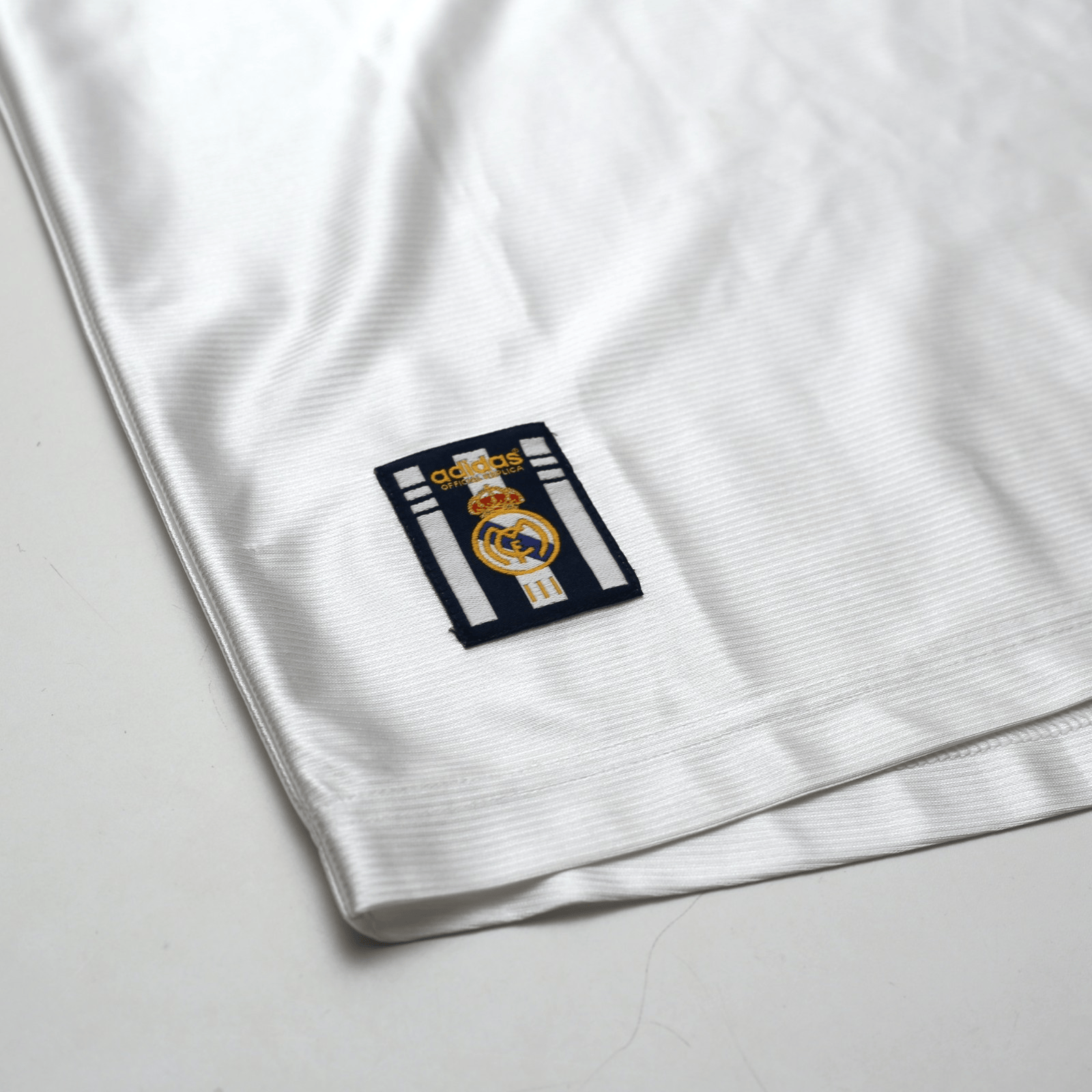 1998/00 Raul #7 Real Madrid Vintage Retro adidas Home Football Shirt (M)