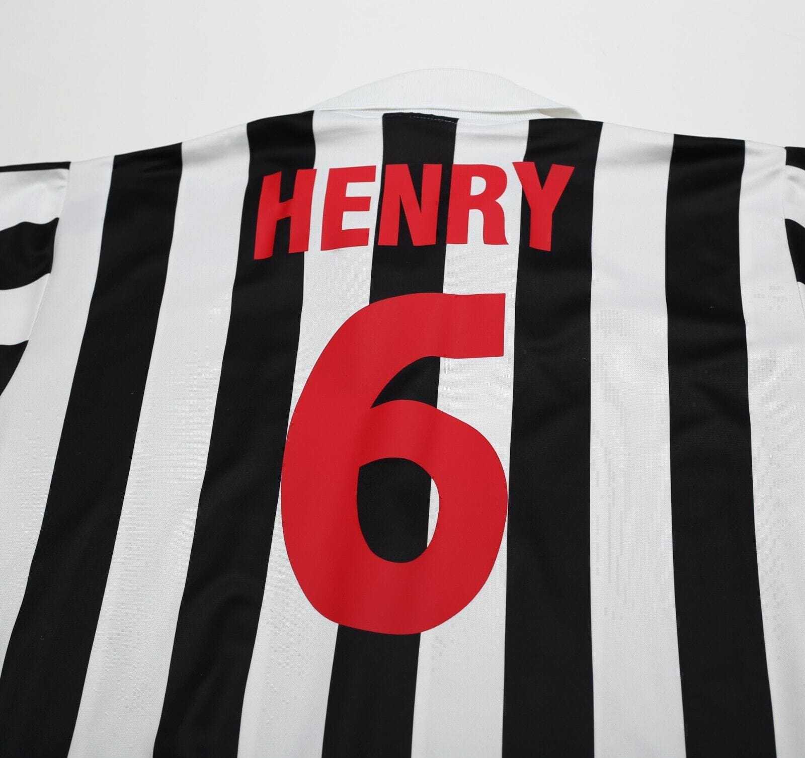 1998/99 HENRY #6 Juventus Vintage Kappa Home Football Shirt (L)