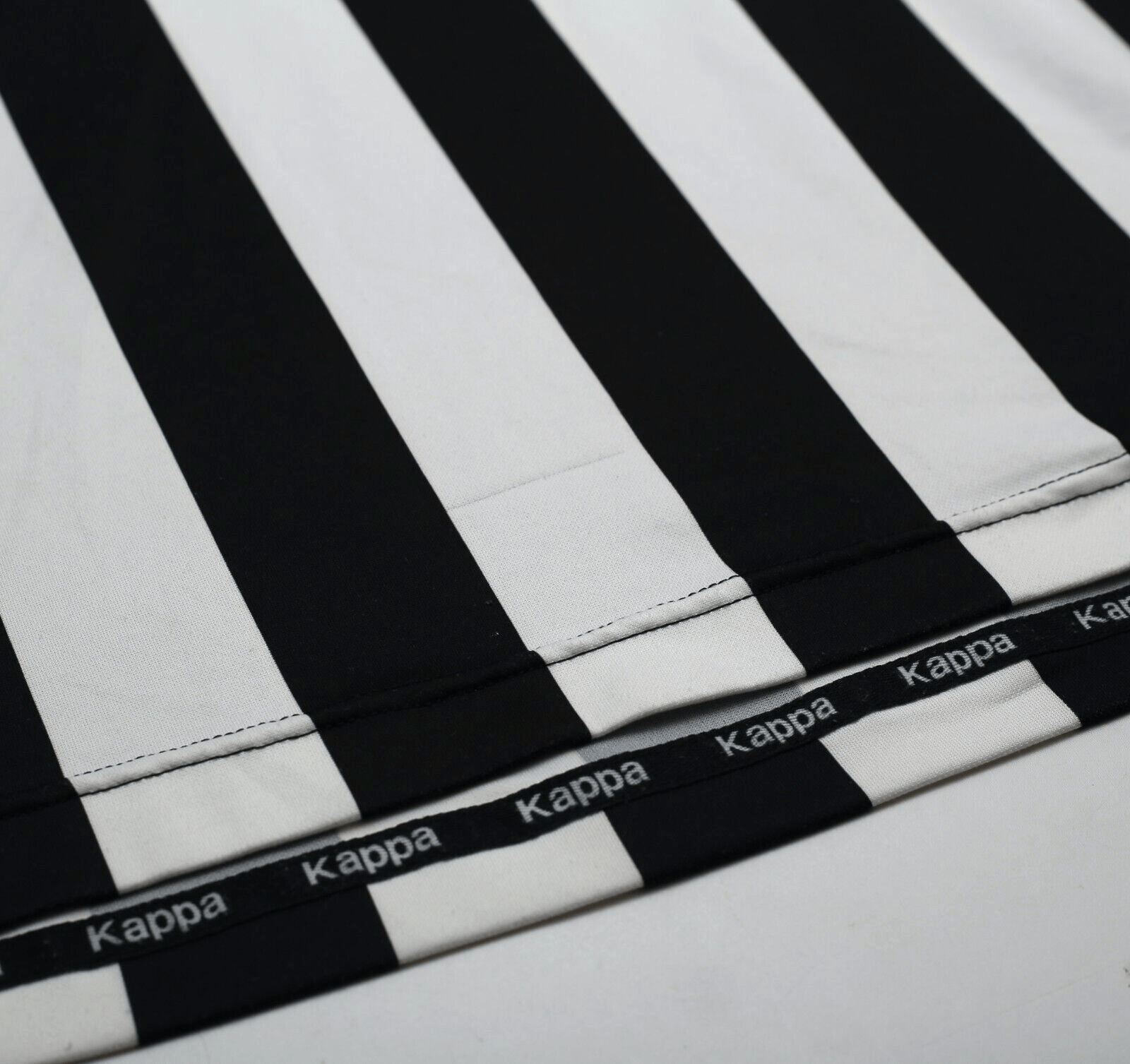 1998/99 HENRY #6 Juventus Vintage Kappa Home Football Shirt (L)