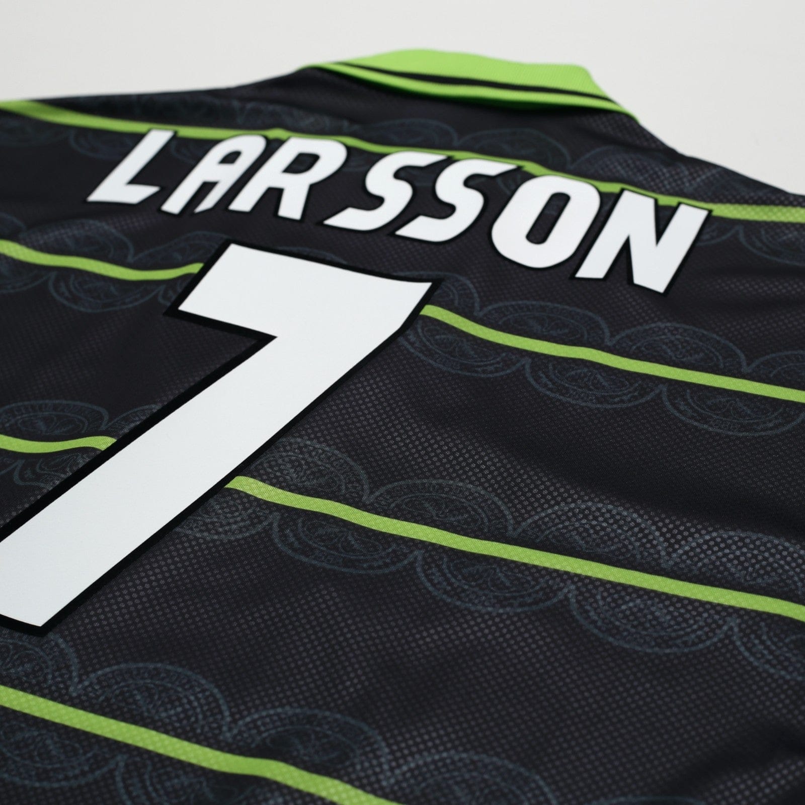 1998/99 Larsson #7 Celtic Vintage Umbro Away Football Shirt (L)