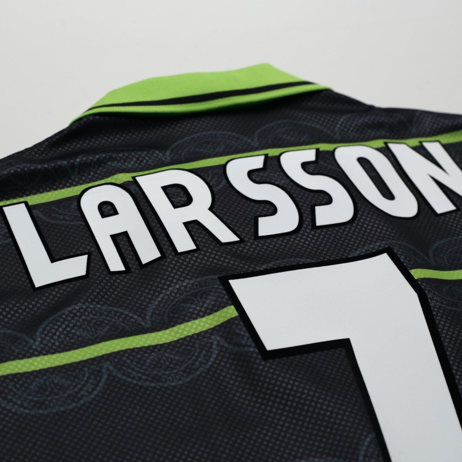 1998/99 Larsson #7 Celtic Vintage Umbro Away Football Shirt (L)