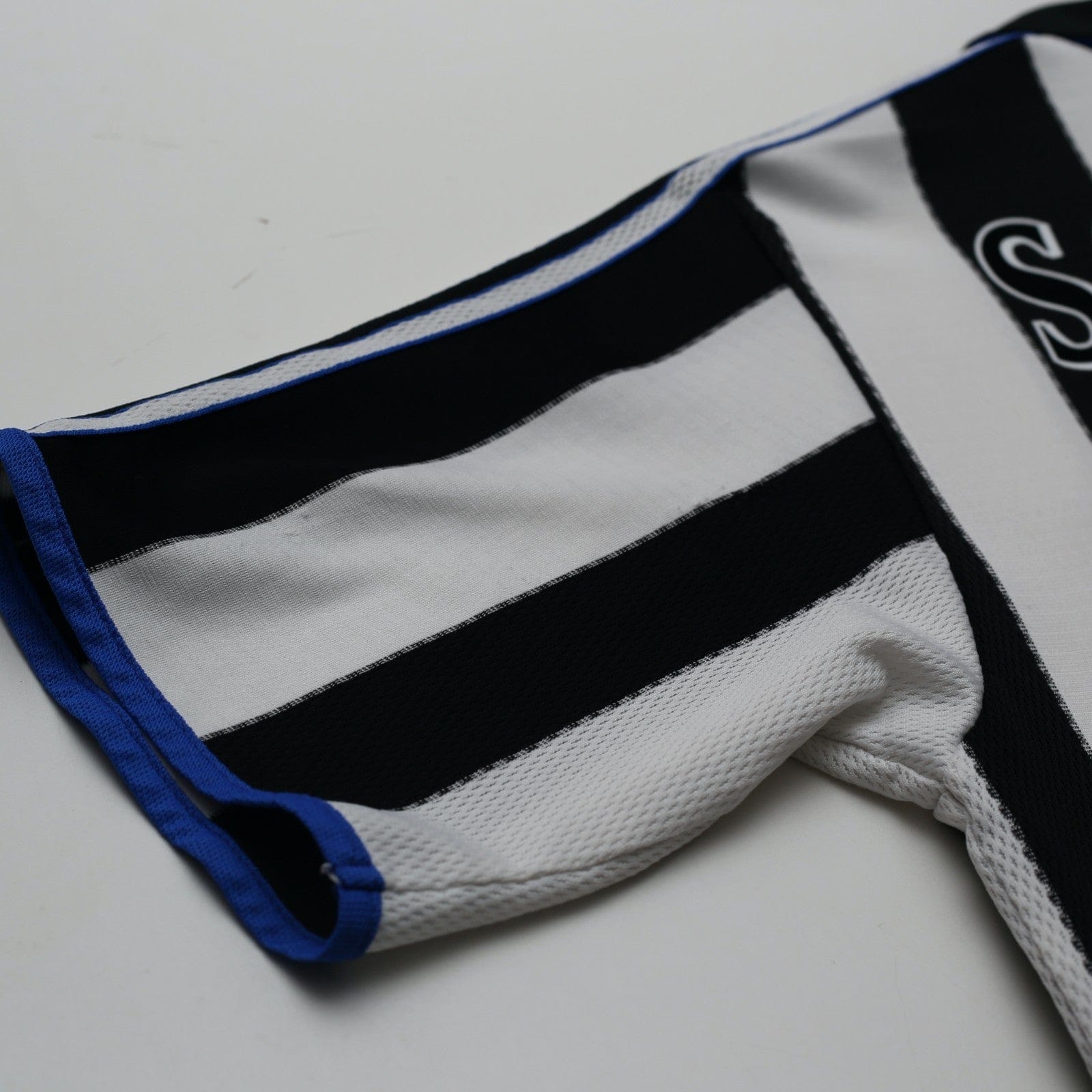 1999/00 Solano #9 Newcastle United Vintage adidas Home Football Shirt (S)