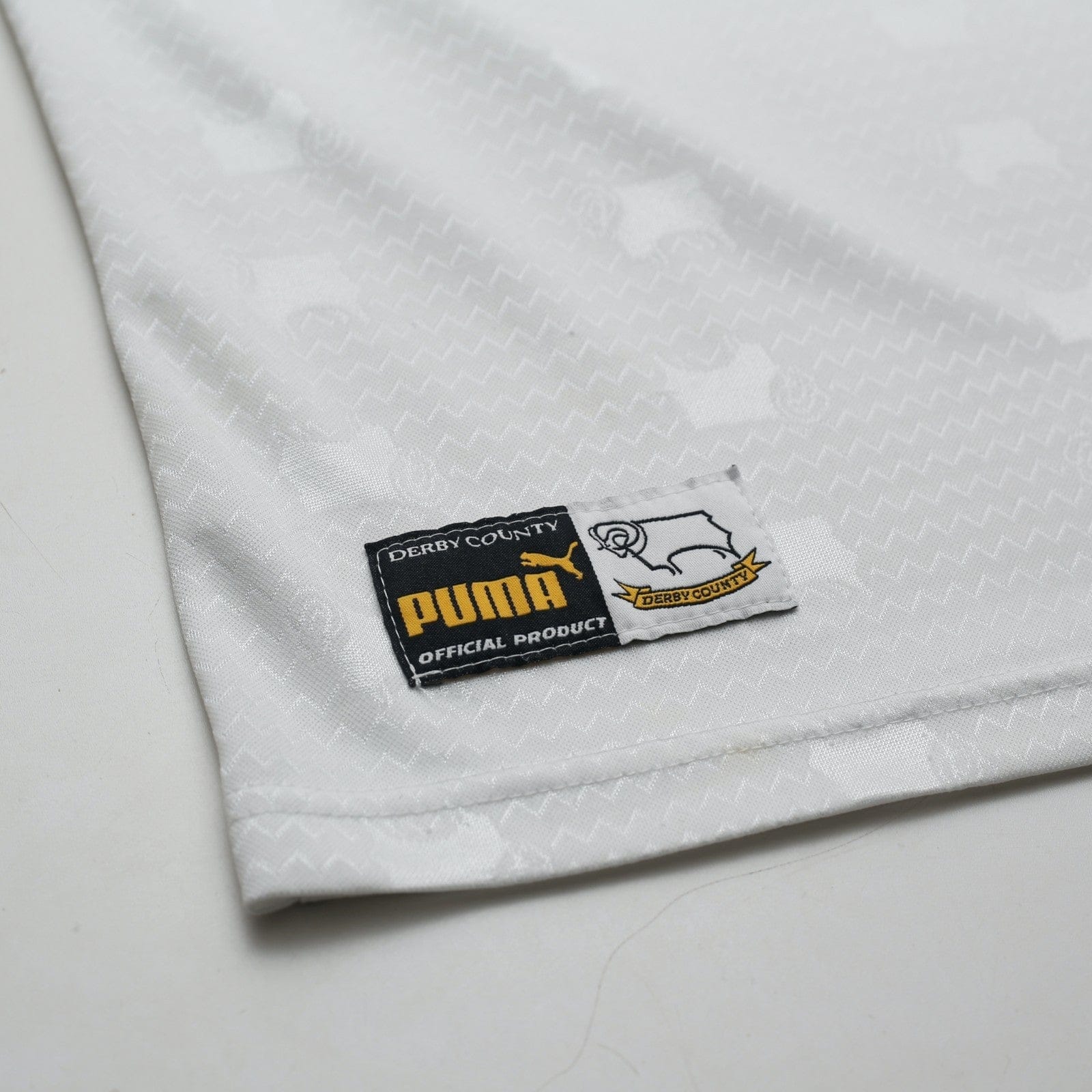 1999/00 Wanchope #9 Derby County Vintage PUMA Home Football Shirt (L)