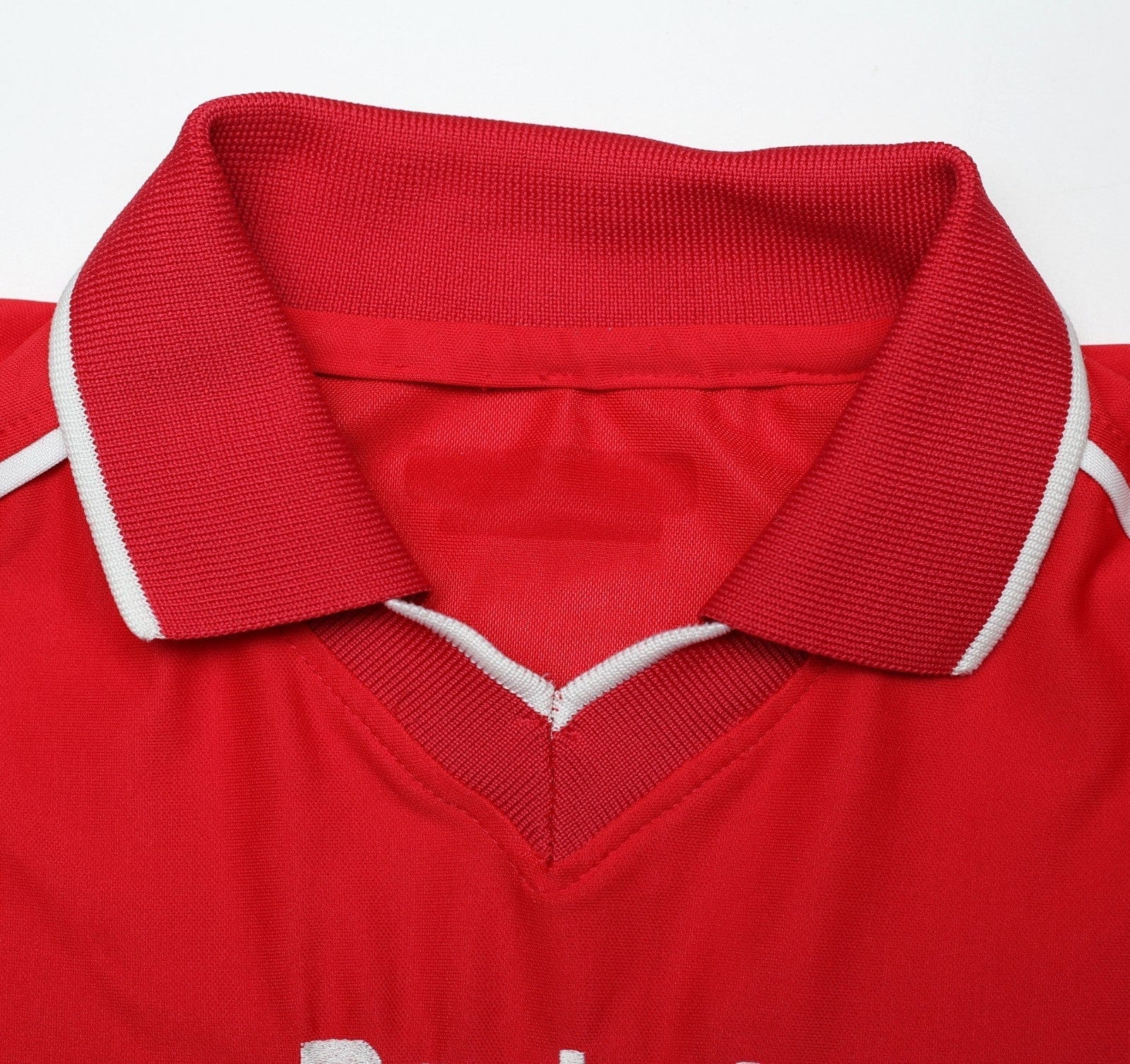 2000/02 HESKEY #8 Liverpool Vintage Reebok Home Football Shirt (M)