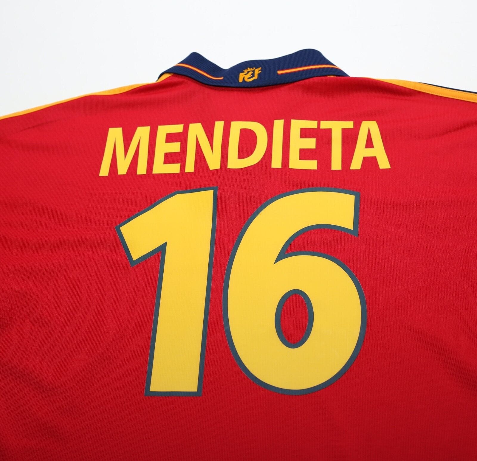 2000/02 MENDIETA #16 Spain Vintage adidas Home Football Shirt (XL) Euro 2000