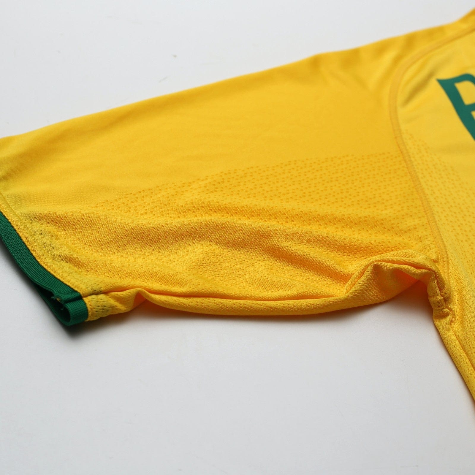 2000/02 Roberto Carlos #6 Brazil Vintage Nike Home Football Shirt (S/M)