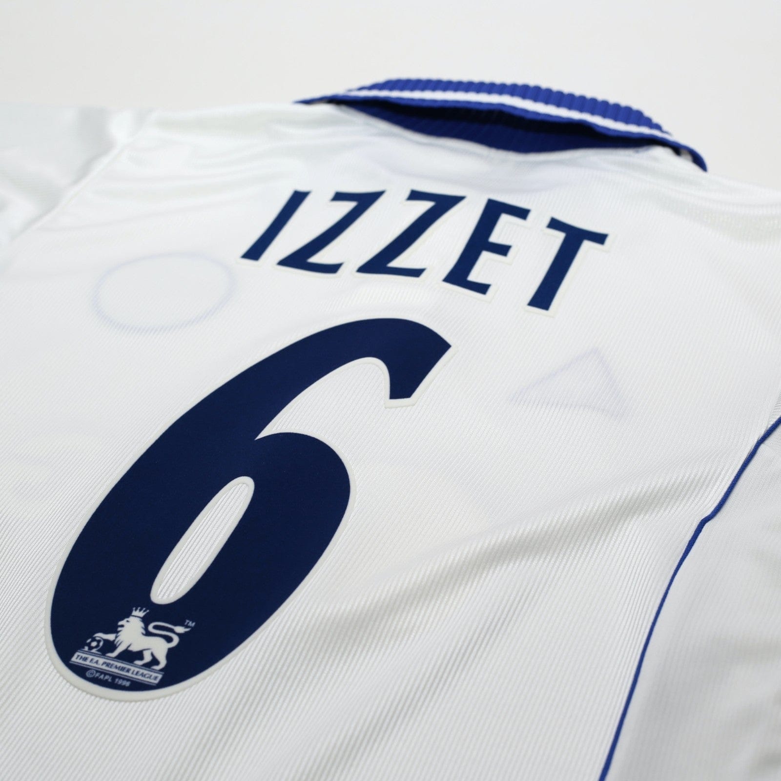 2001/02 Izzet #6 Leicester City Vintage LCS Away Football Shirt (M)