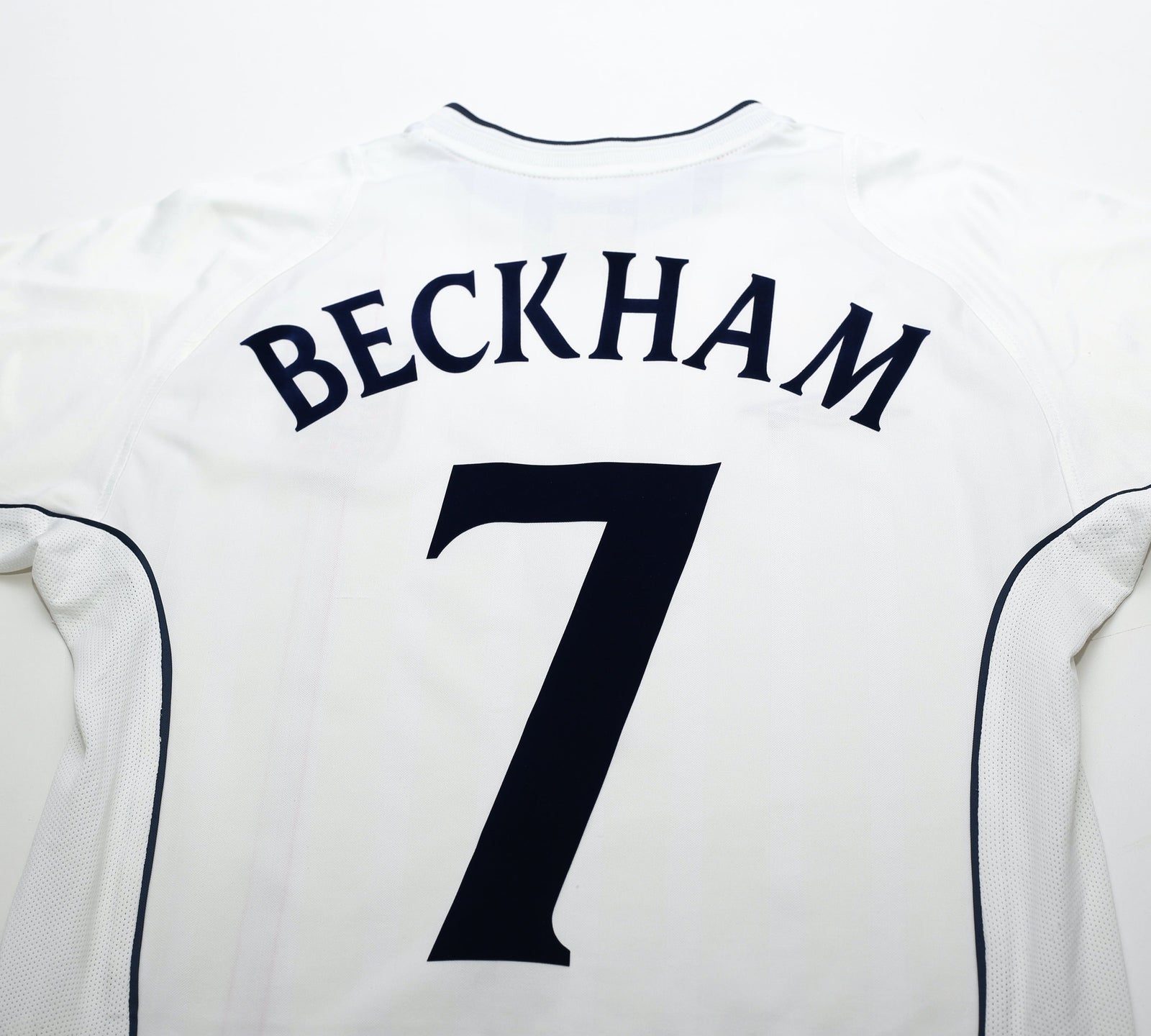 2001/03 BECKHAM #7 England Vintage Umbro Home Football Shirt (S)